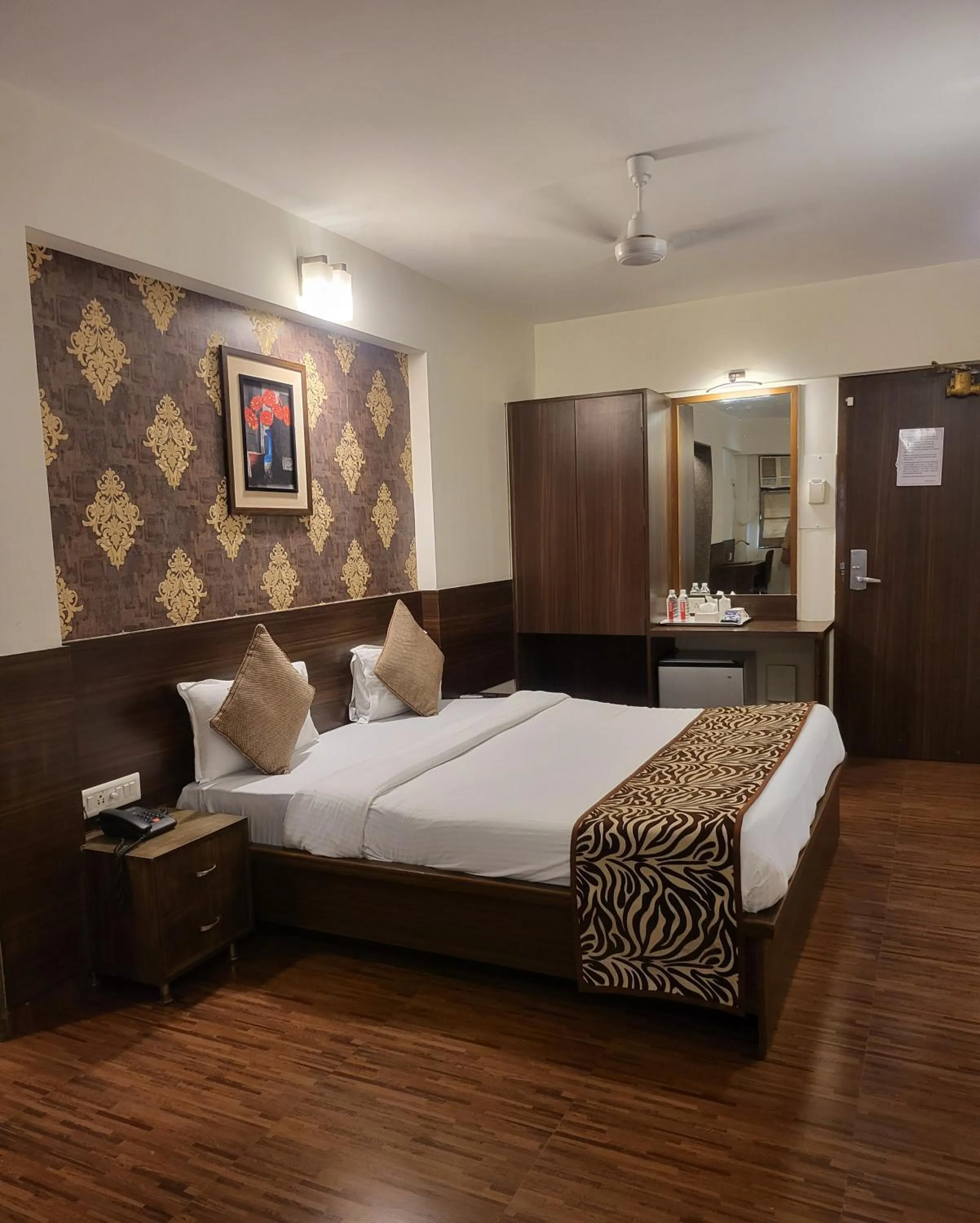 Bedroom, Bed in Hotel Maharana Inn Chembur