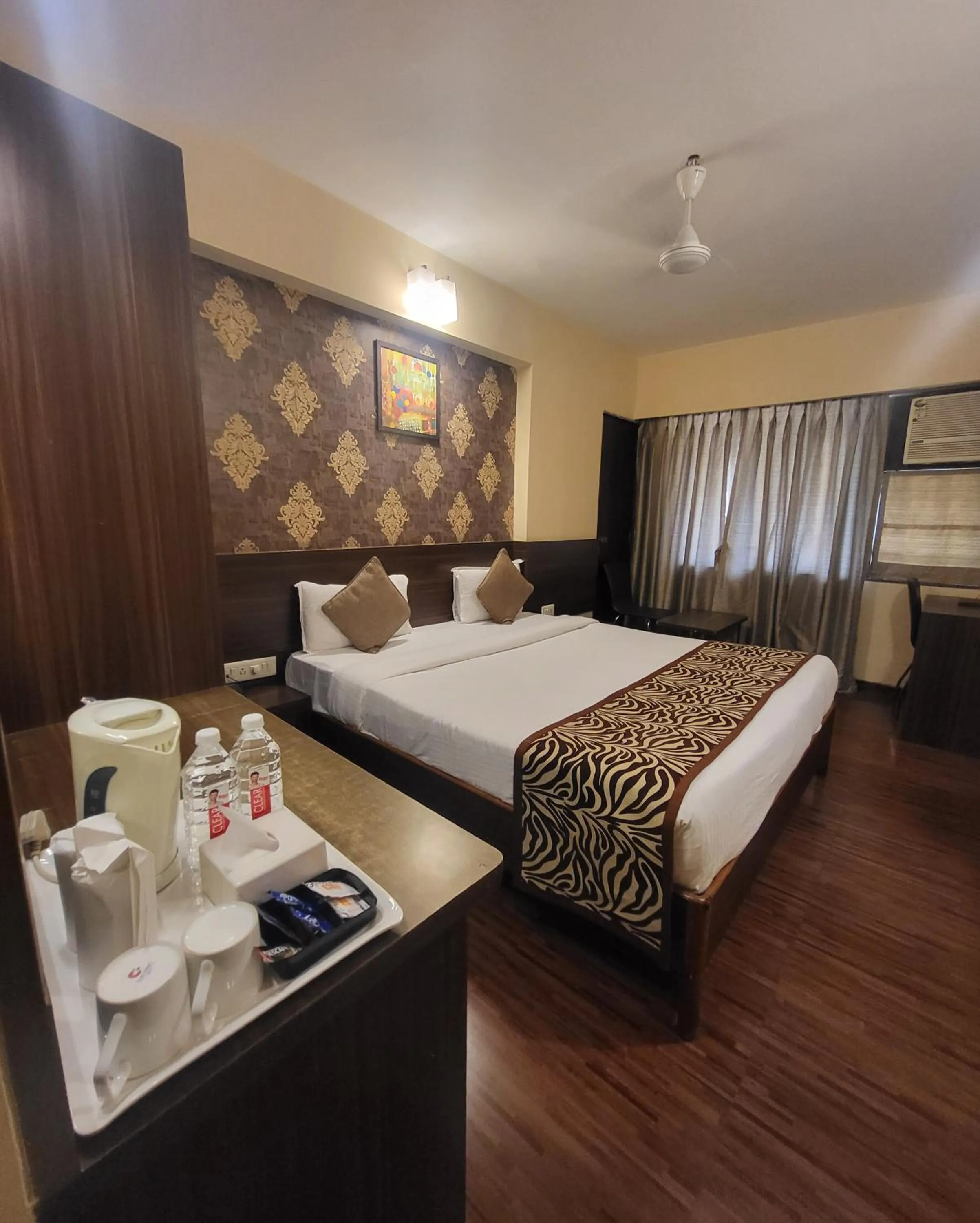 Bed in Hotel Maharana Inn Chembur