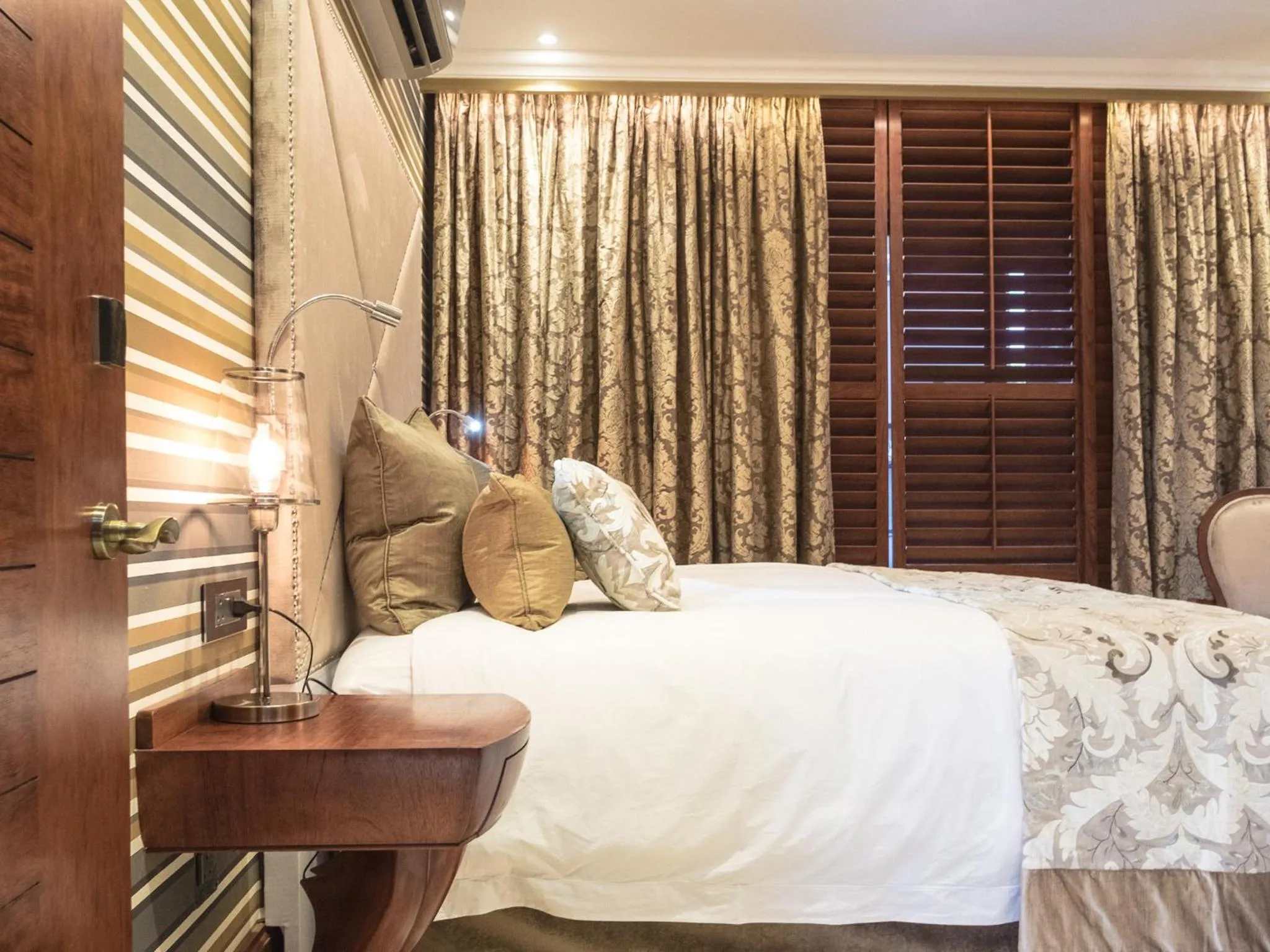 Bedroom, Bed in Kimberley Anne Hotel