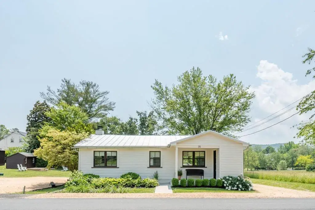 Superior Villa in White Moose Inn Superior Villa in White Moose Inn