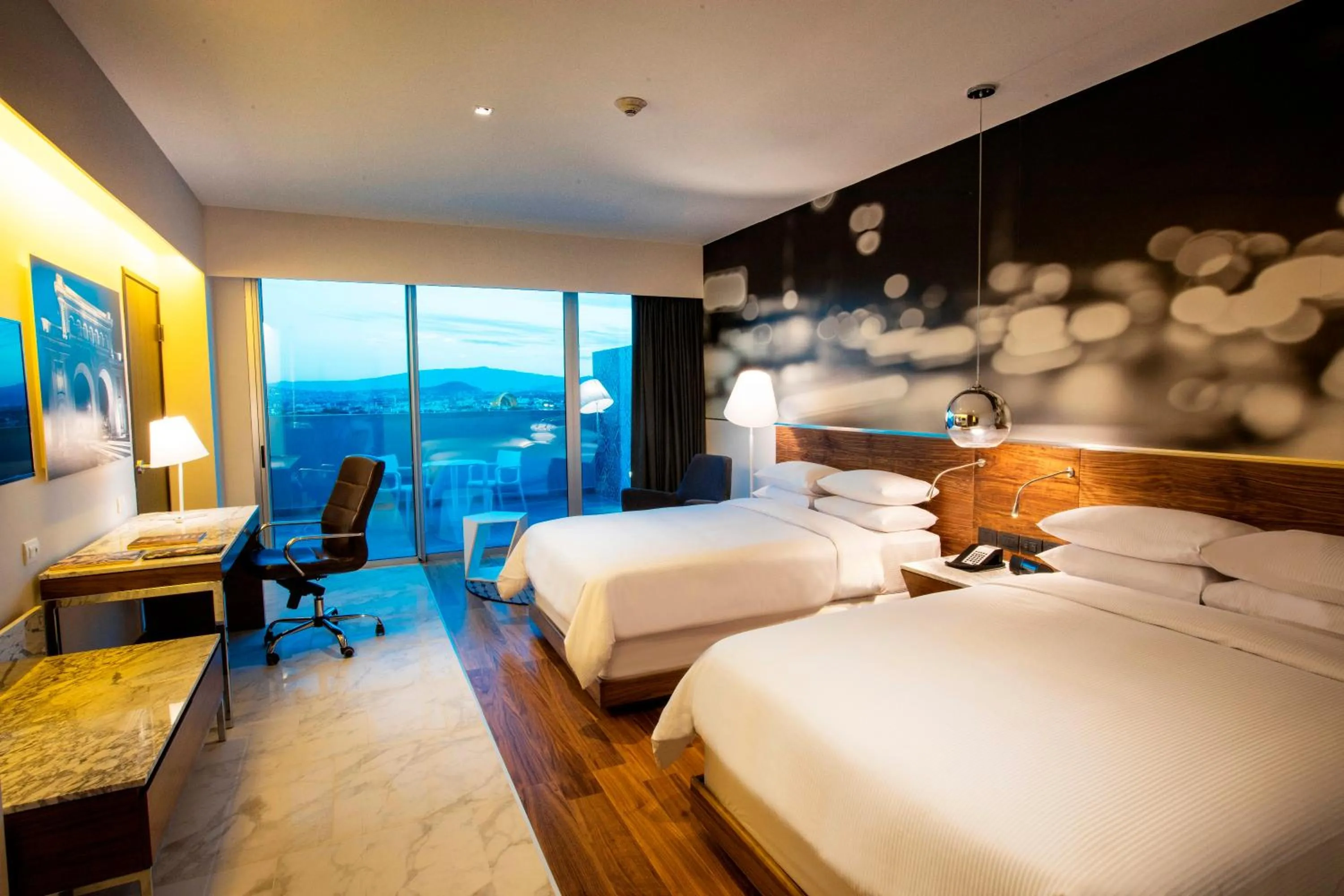 Photo of the whole room, Bed in Krystal Urban Guadalajara