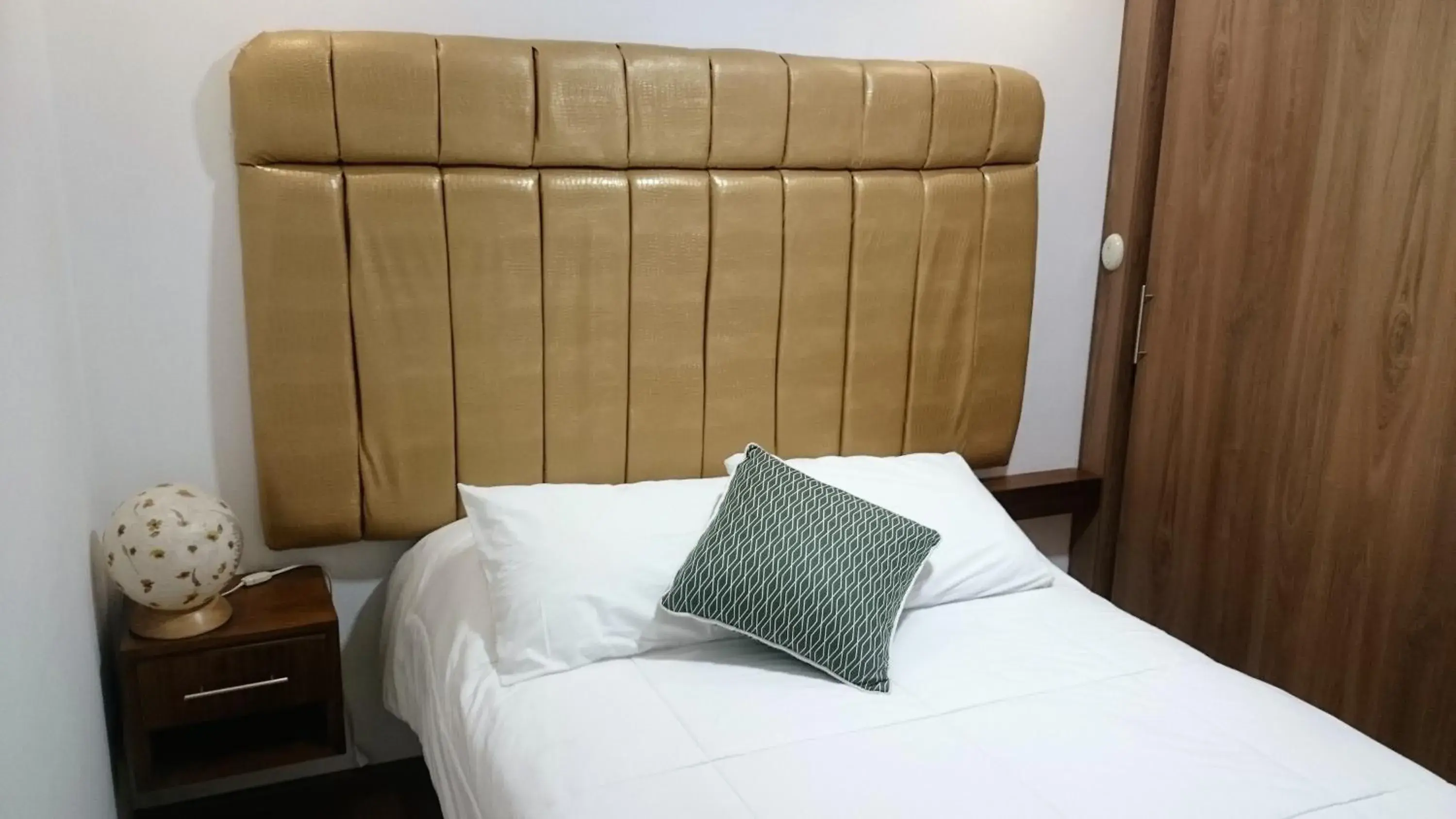 Bedroom, Bed in Hotel + Arte Bedroom, Bed in Hotel + Arte