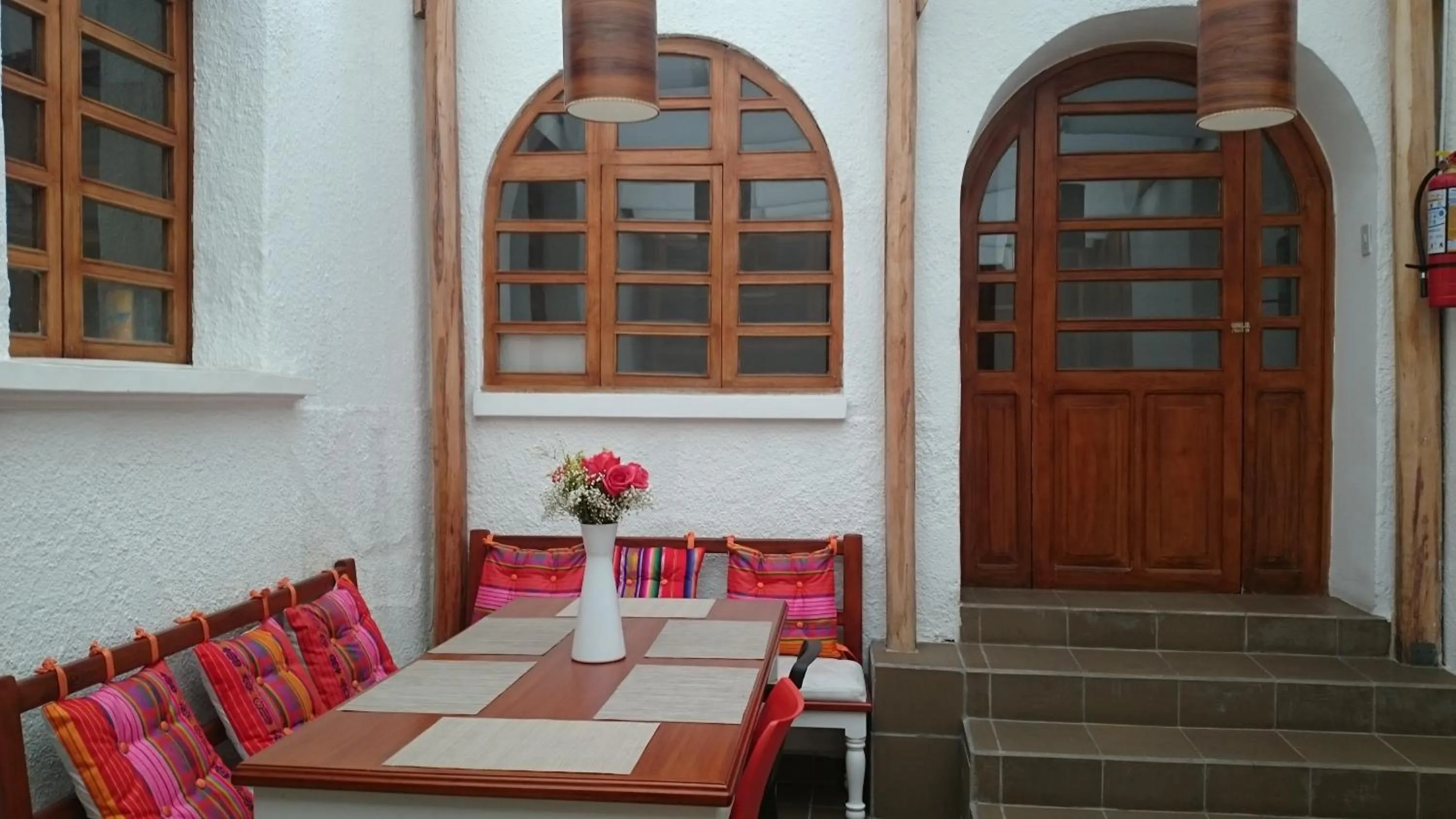 Communal kitchen in Hotel + Arte