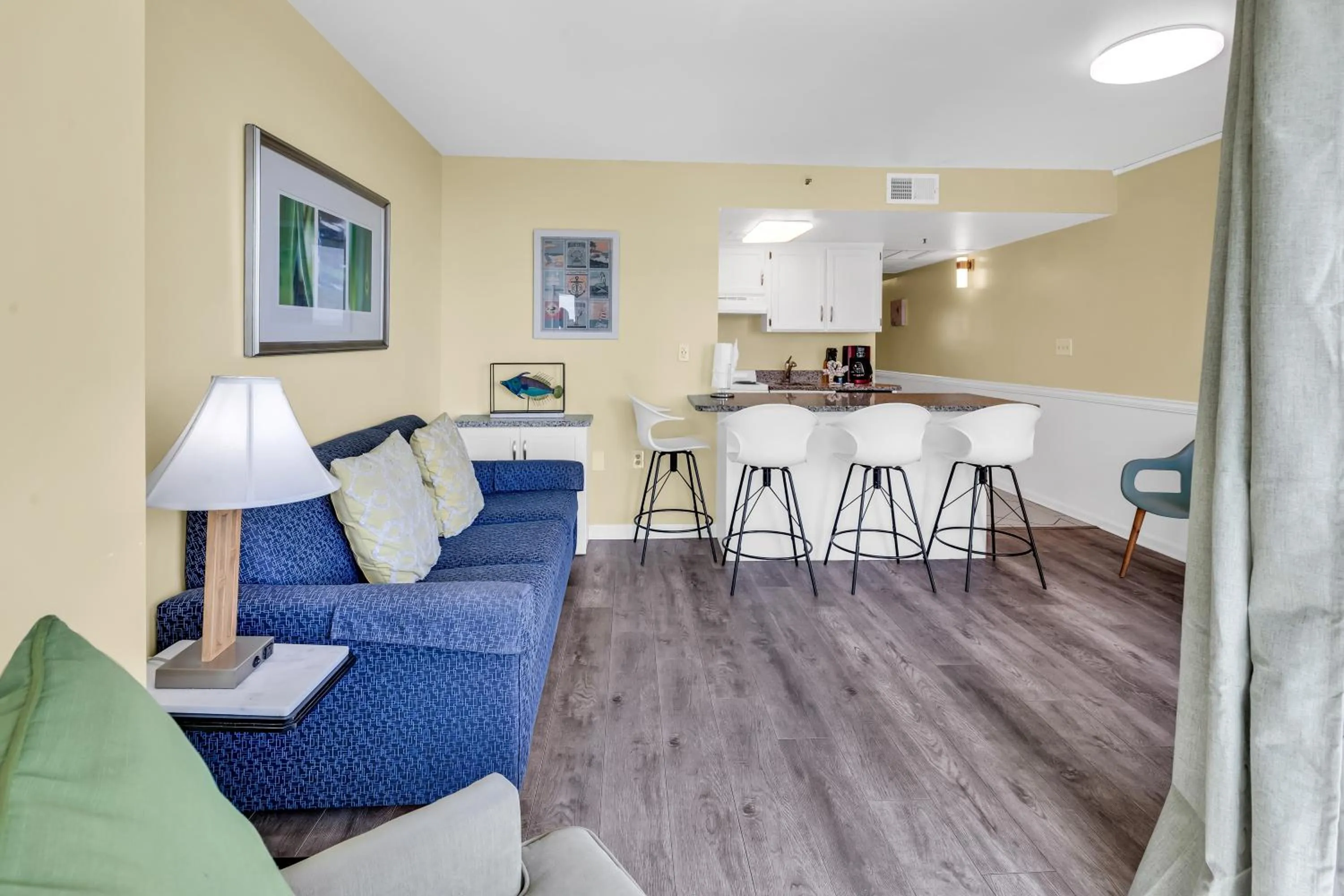 Kitchen or kitchenette in Oceanfront condo Steps to the beach w No Resort Fees