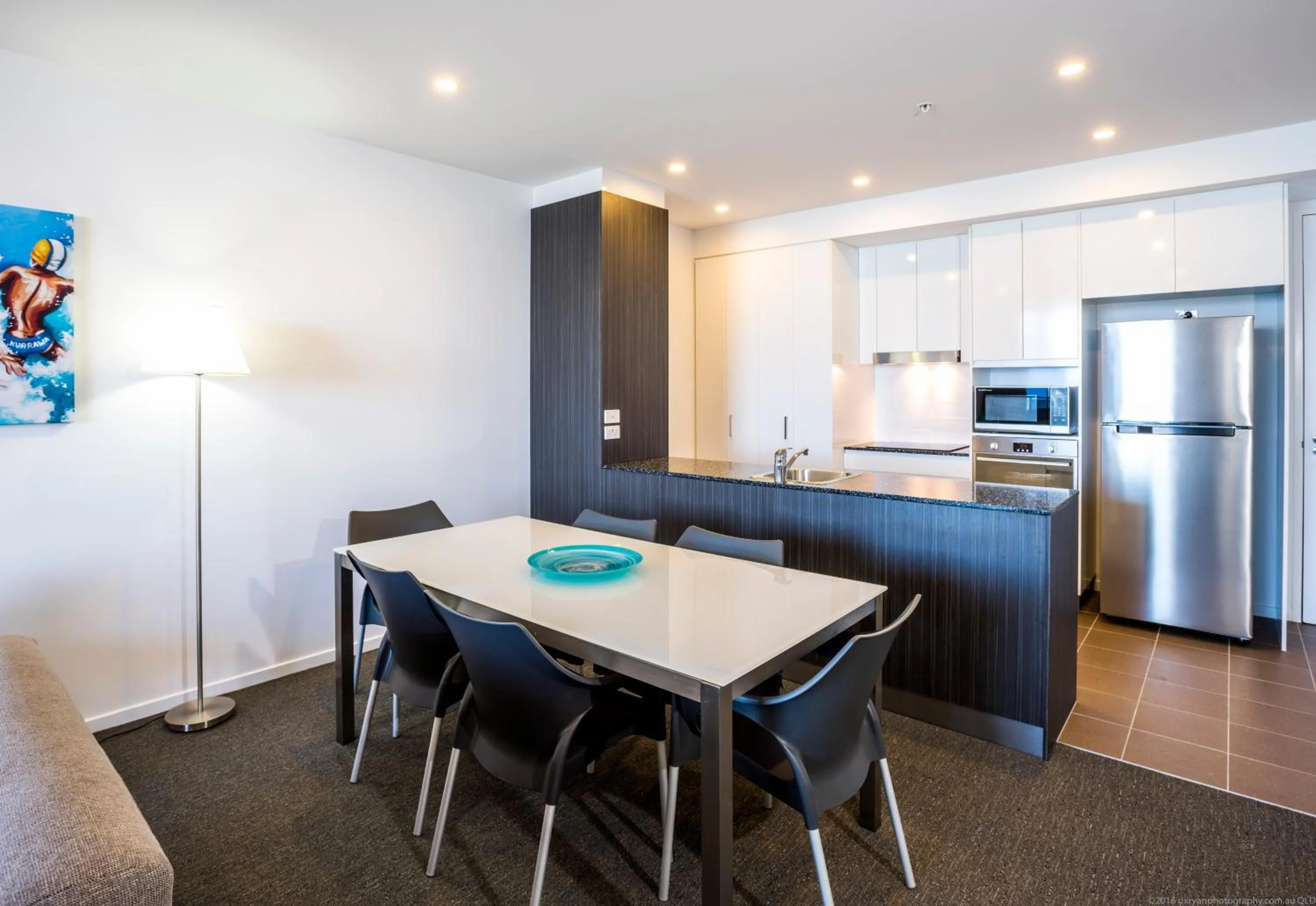 Dining area in Synergy Broadbeach - Official