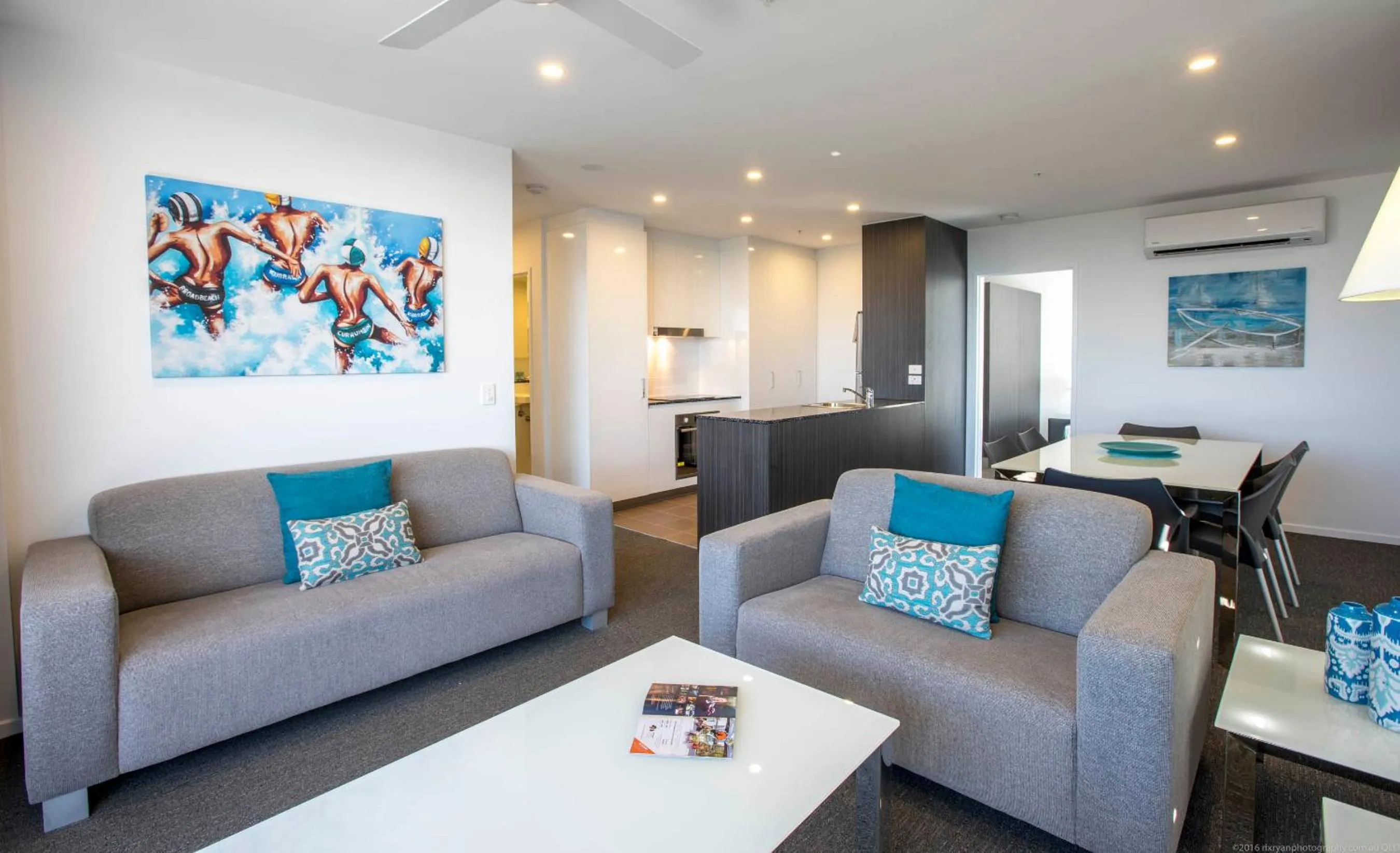 Kitchen or kitchenette in Synergy Broadbeach - Official