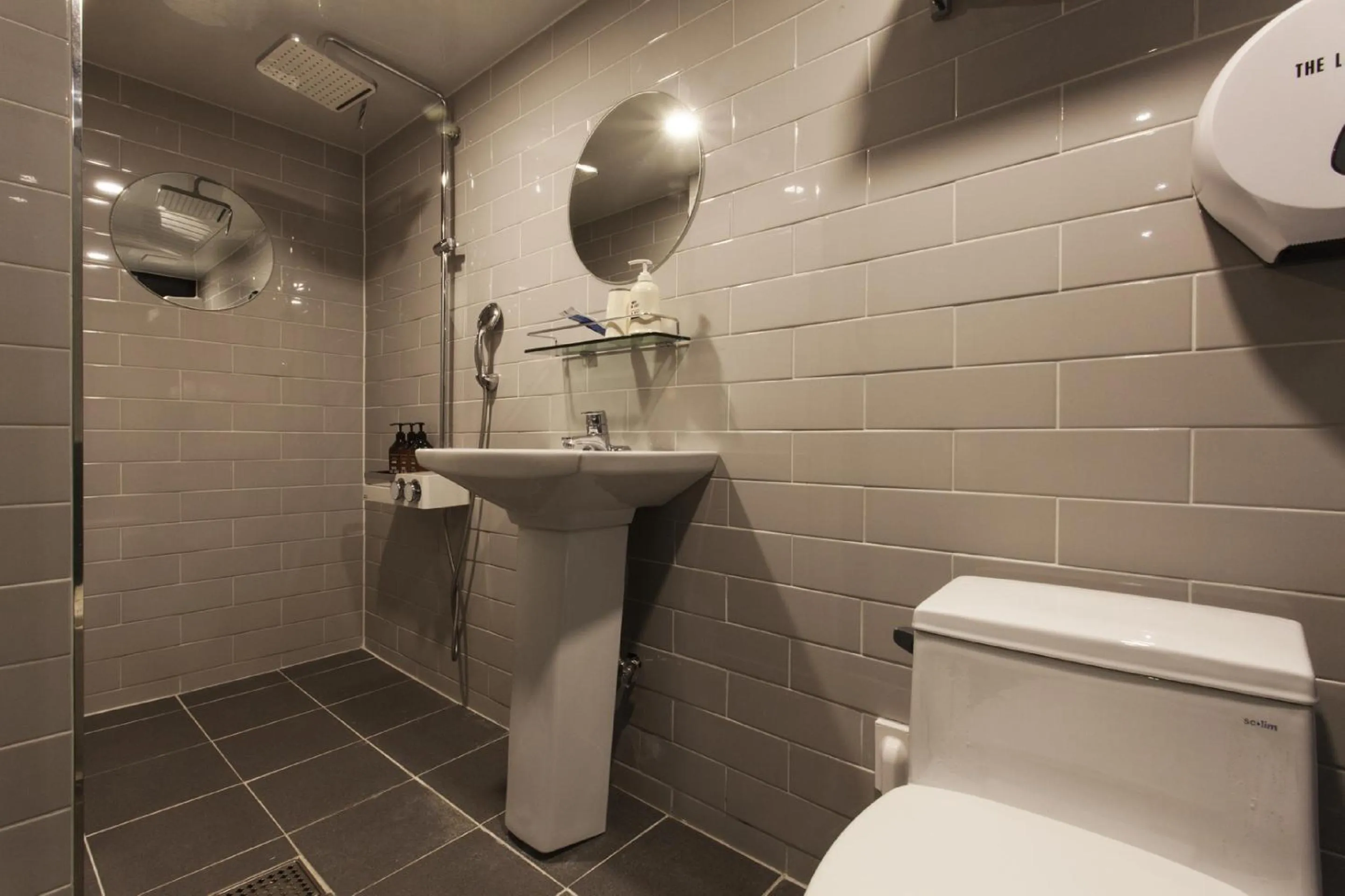 Shower in The Last Hotel Nampo