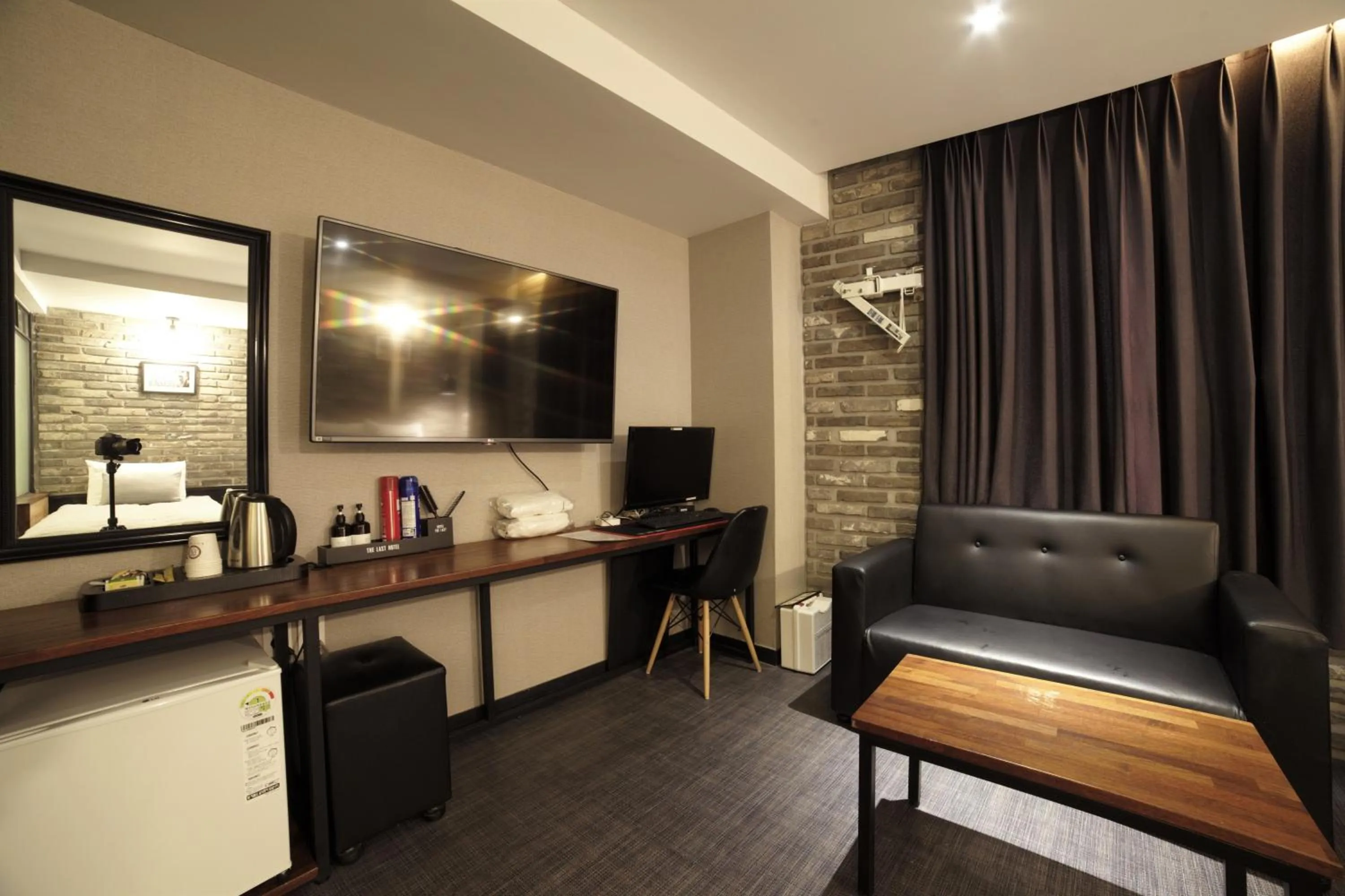 Decorative detail in The Last Hotel Nampo