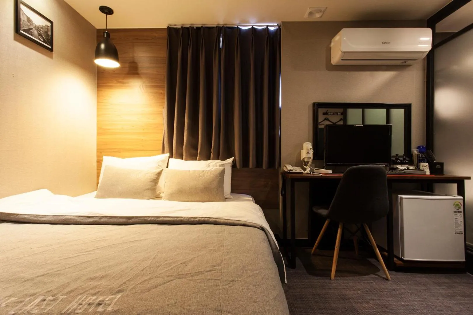 Decorative detail, Bed in The Last Hotel Nampo