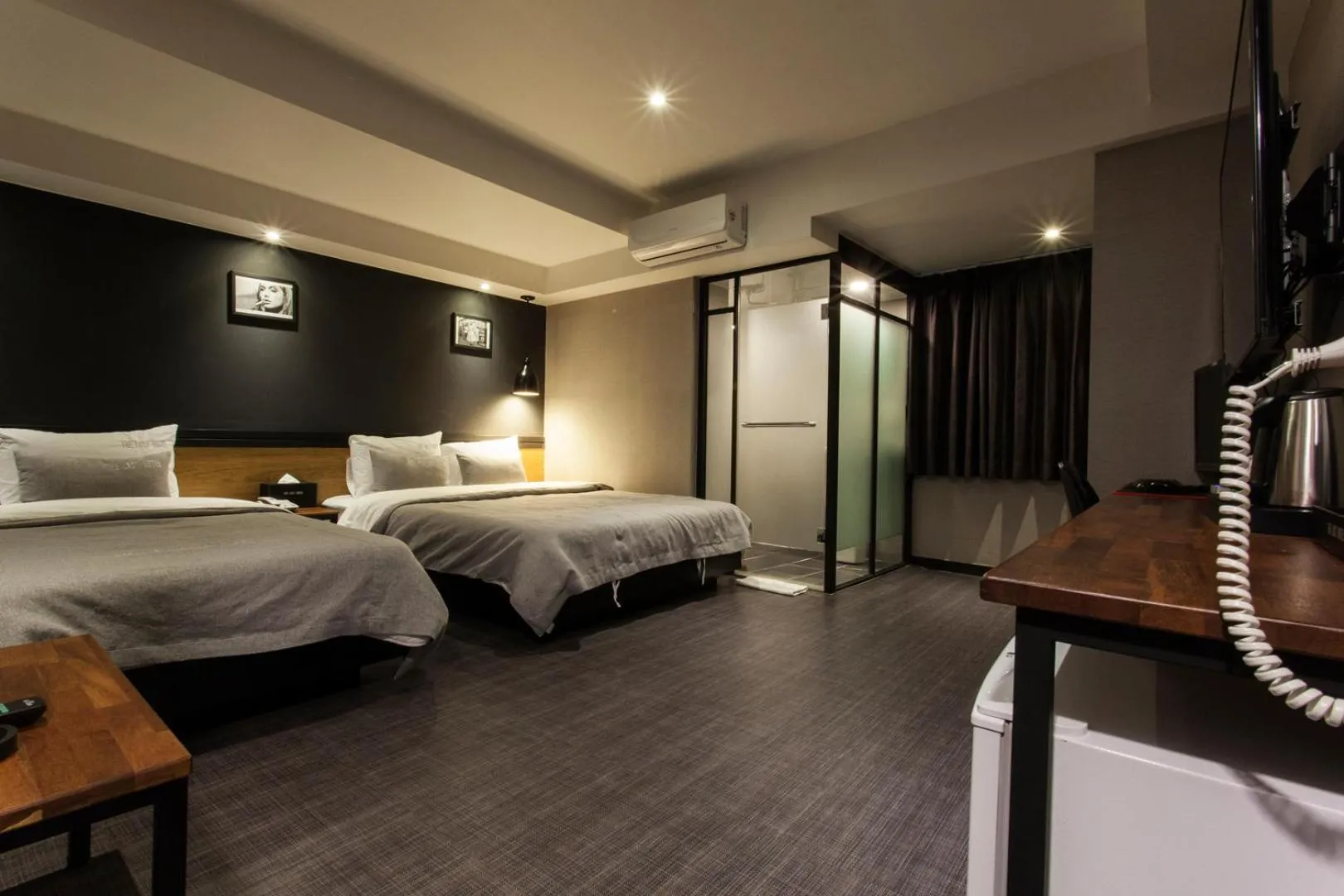 Photo of the whole room, Bed in The Last Hotel Nampo