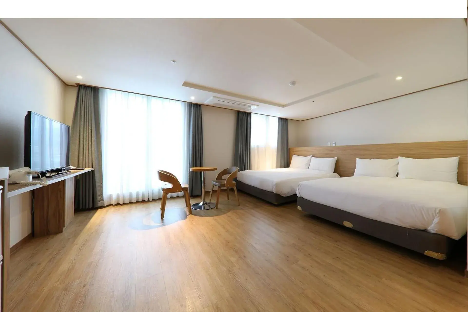 Photo of the whole room, Bed in Hotel Rest Seogwipo Photo of the whole room, Bed in Hotel Rest Seogwipo