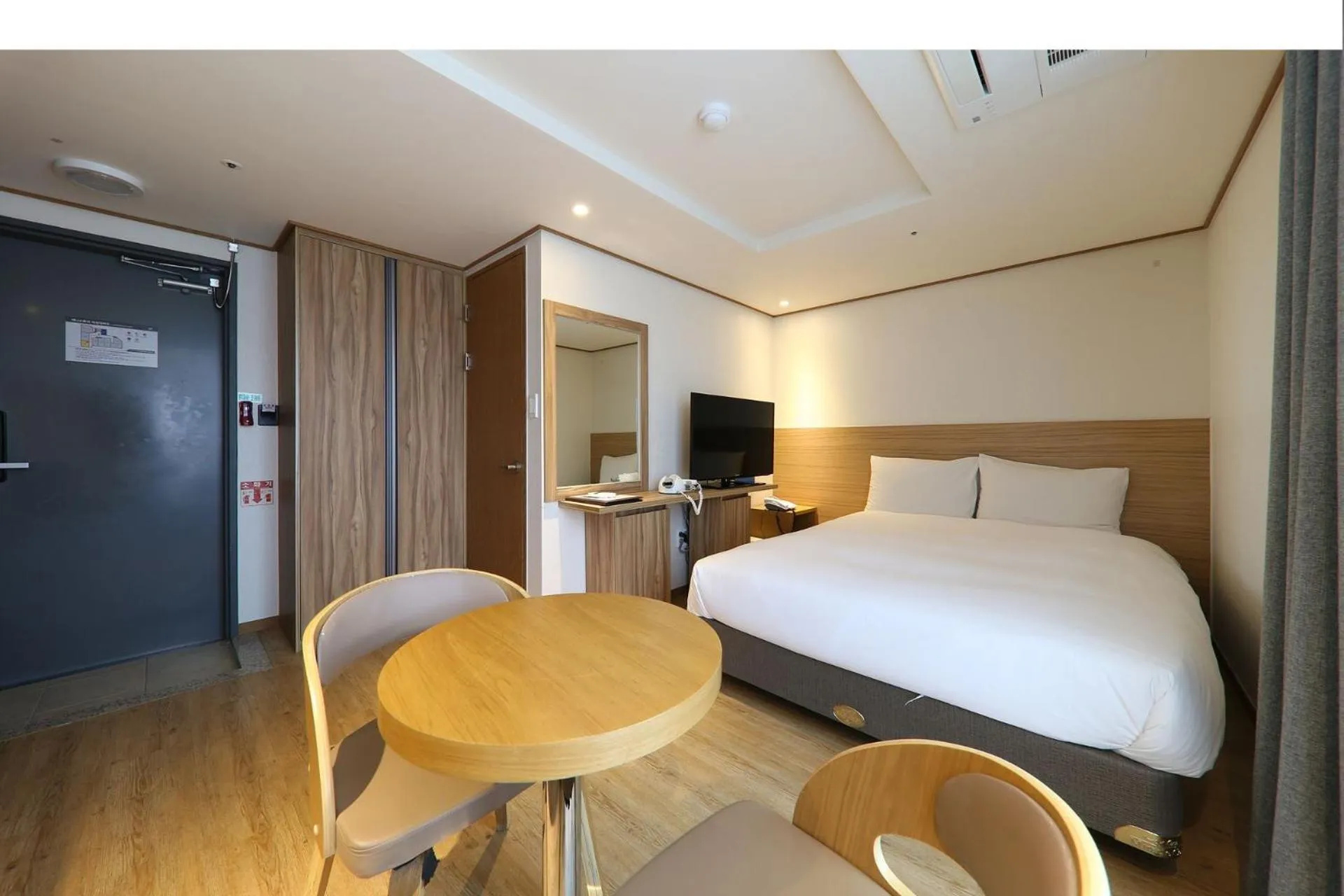 Photo of the whole room, Bed in Hotel Rest Seogwipo