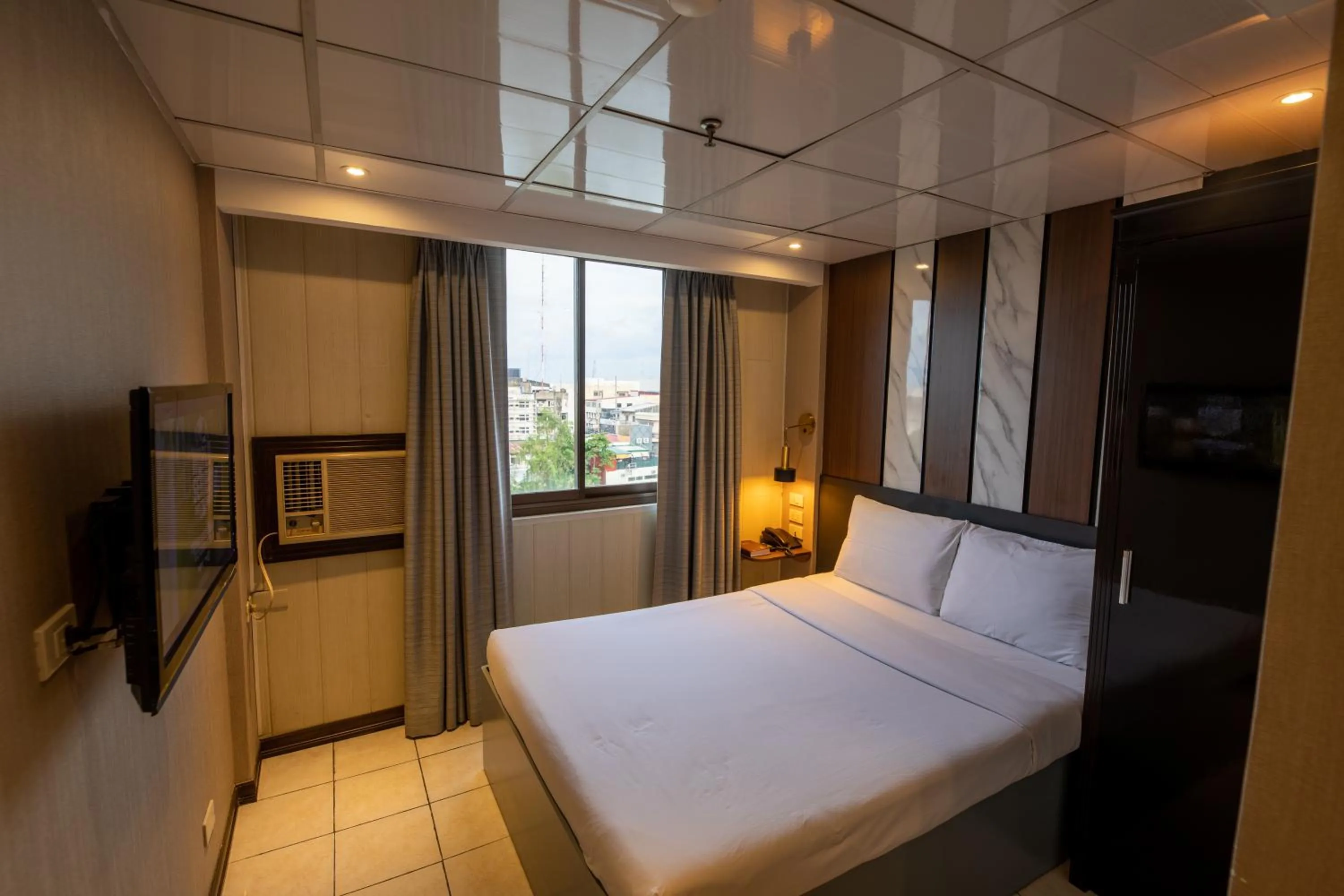 Bed in Star Plaza Hotel