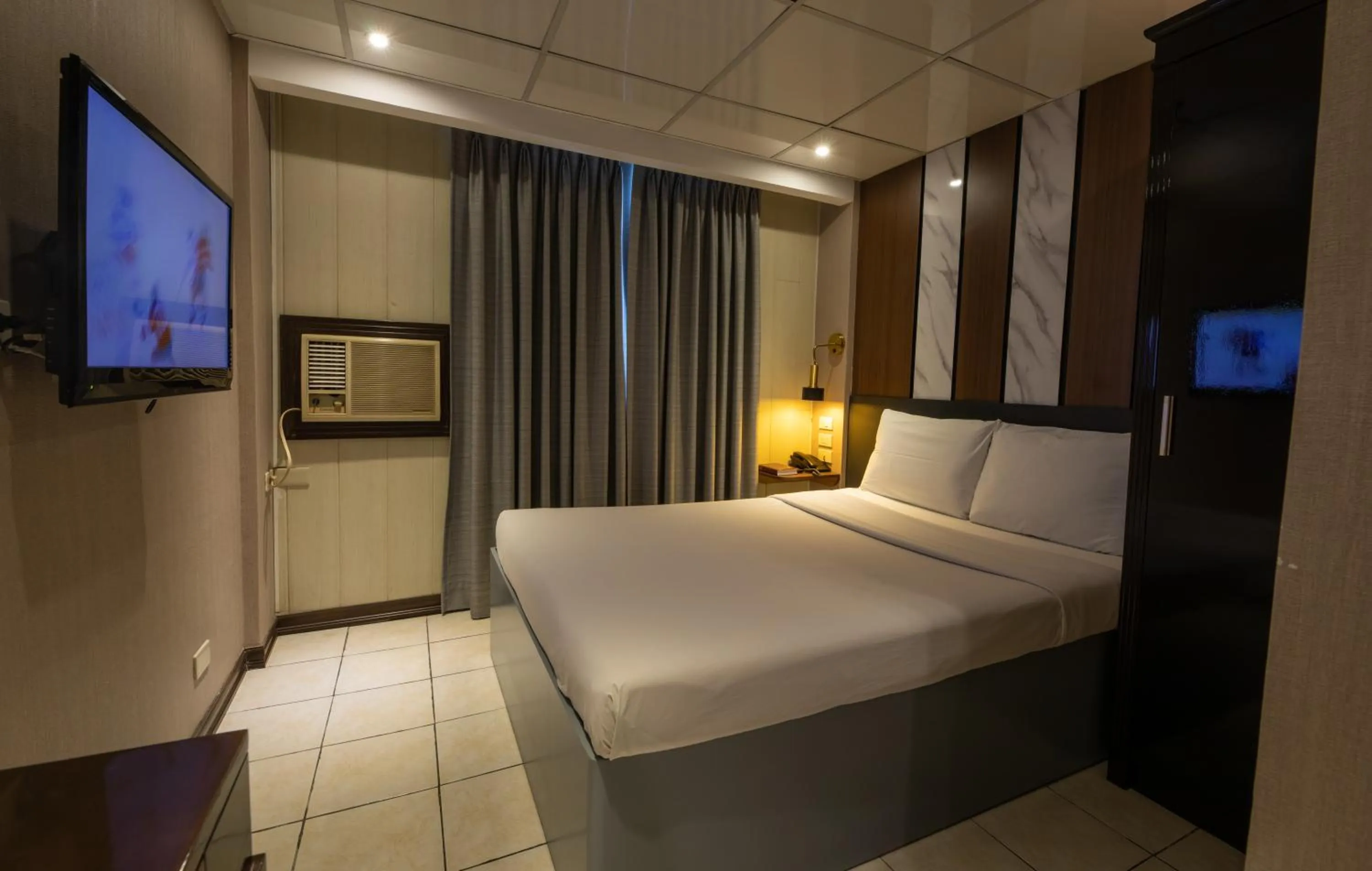 Bed in Star Plaza Hotel