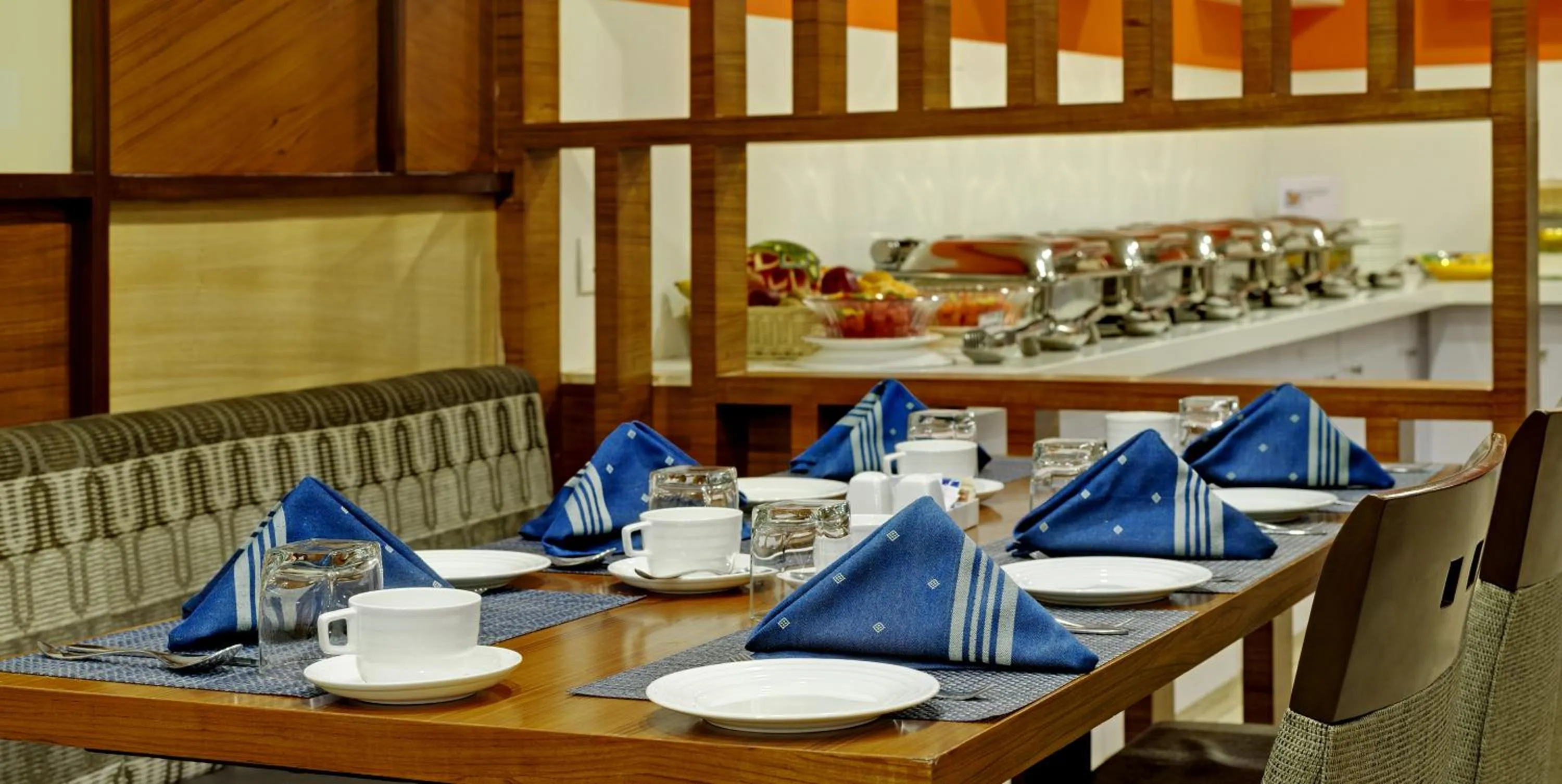 Restaurant/places to eat in Best Western Alkapuri, Vadodara