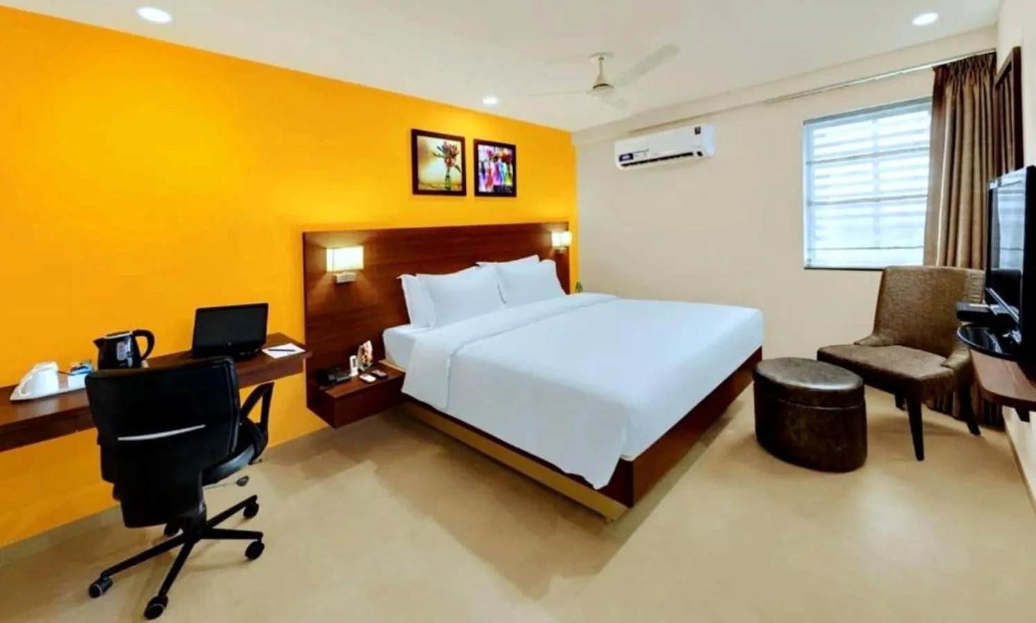 Bed in Best Western Alkapuri, Vadodara