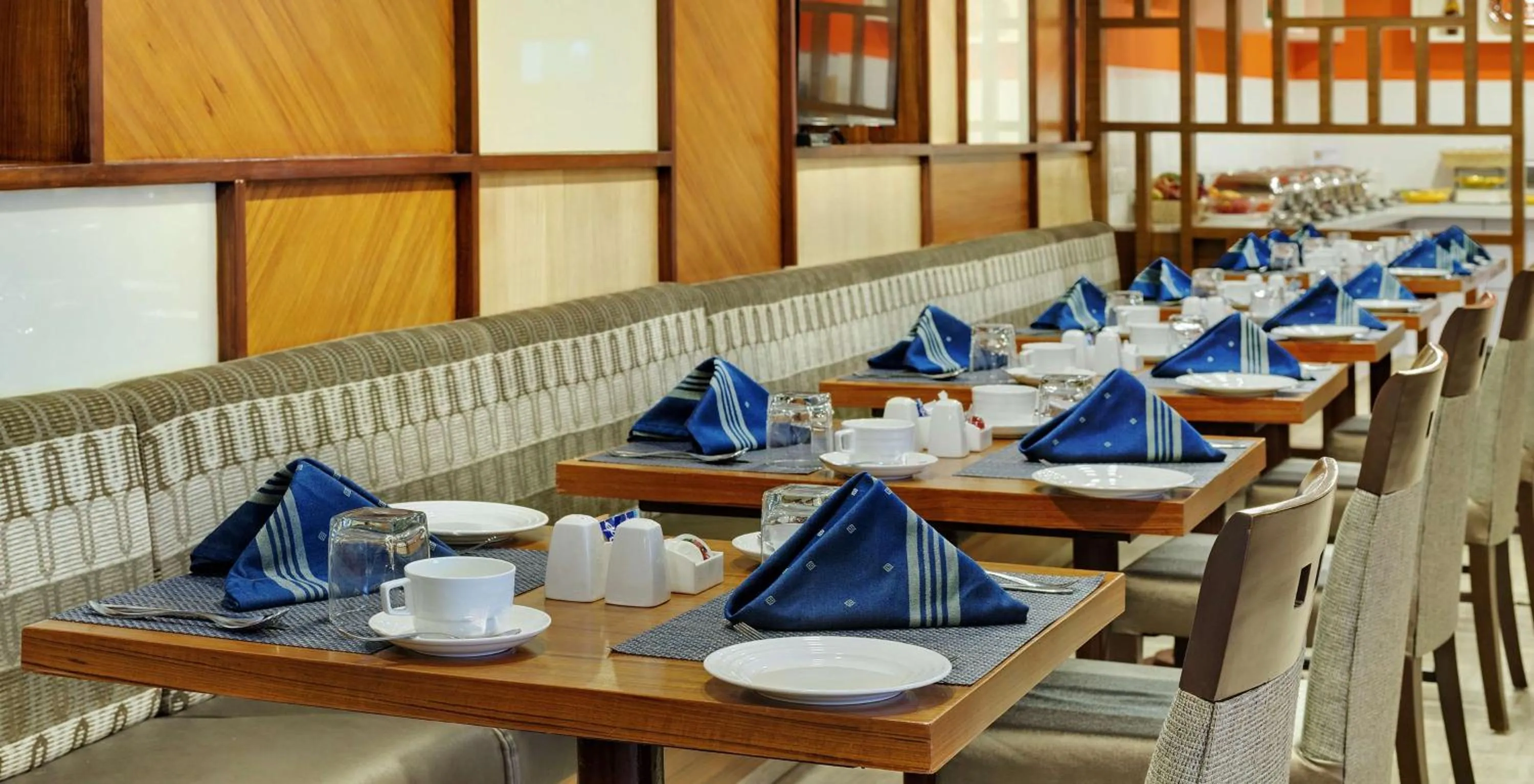 Restaurant/places to eat in Best Western Alkapuri, Vadodara