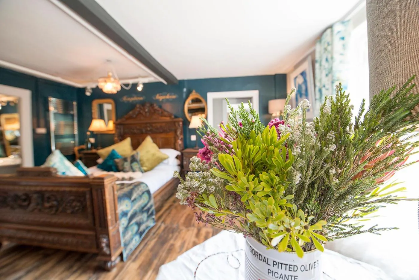 Bedroom in The Woolpack Inn