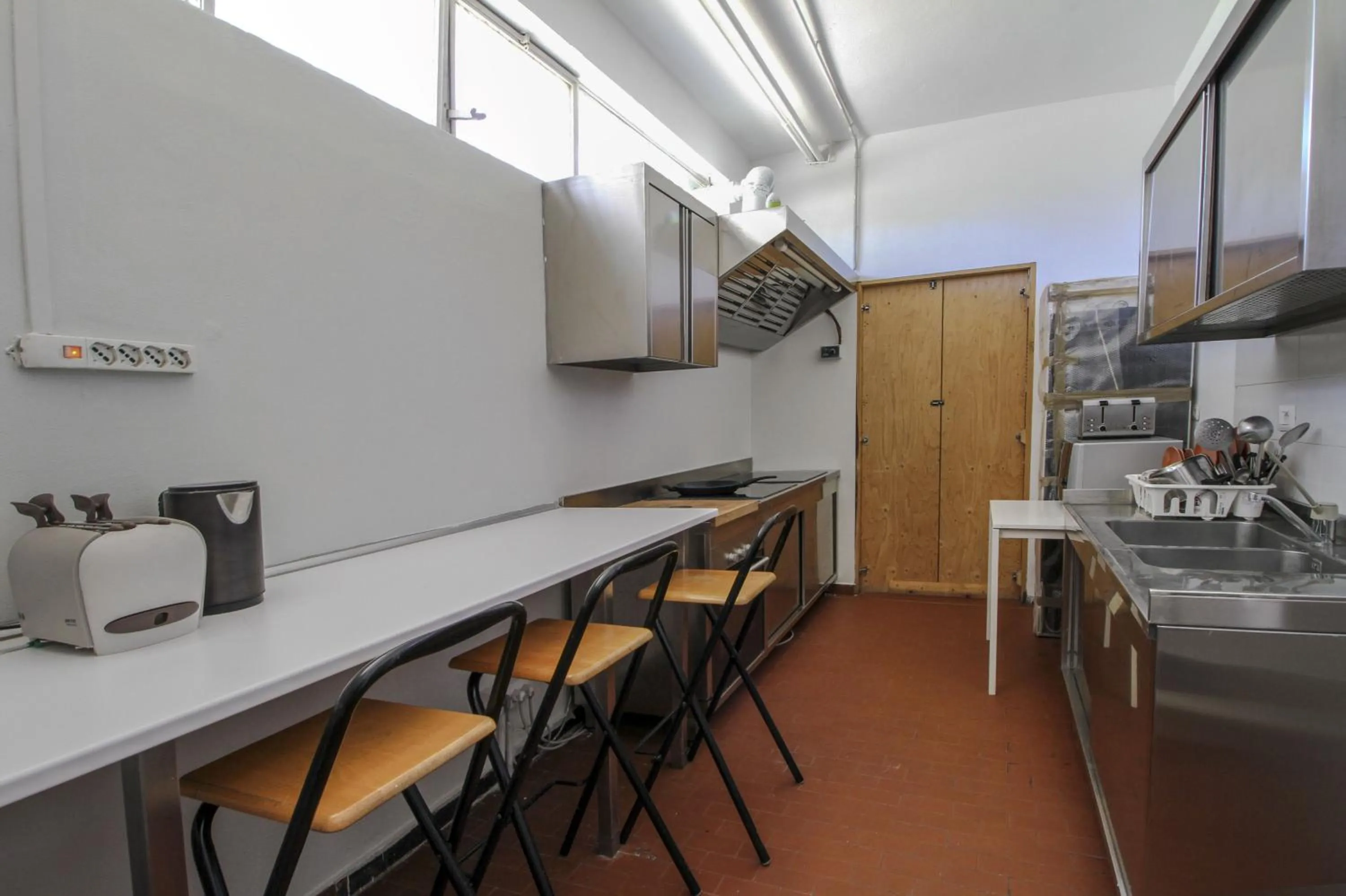 Kitchen or kitchenette in La Cordata Accommodation - Woodhouse Bike Hotel