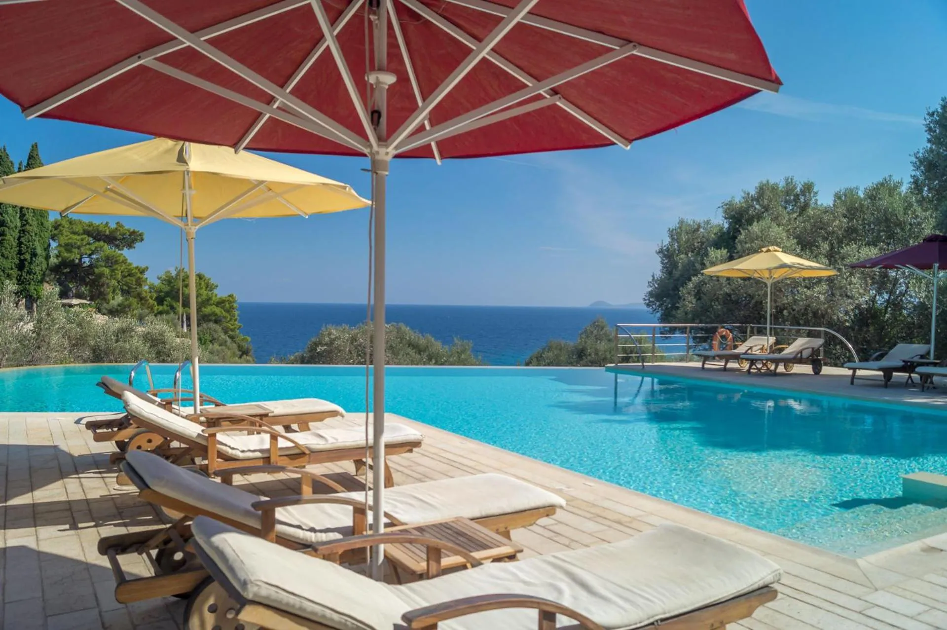 Day in Armonia Bay Hotel