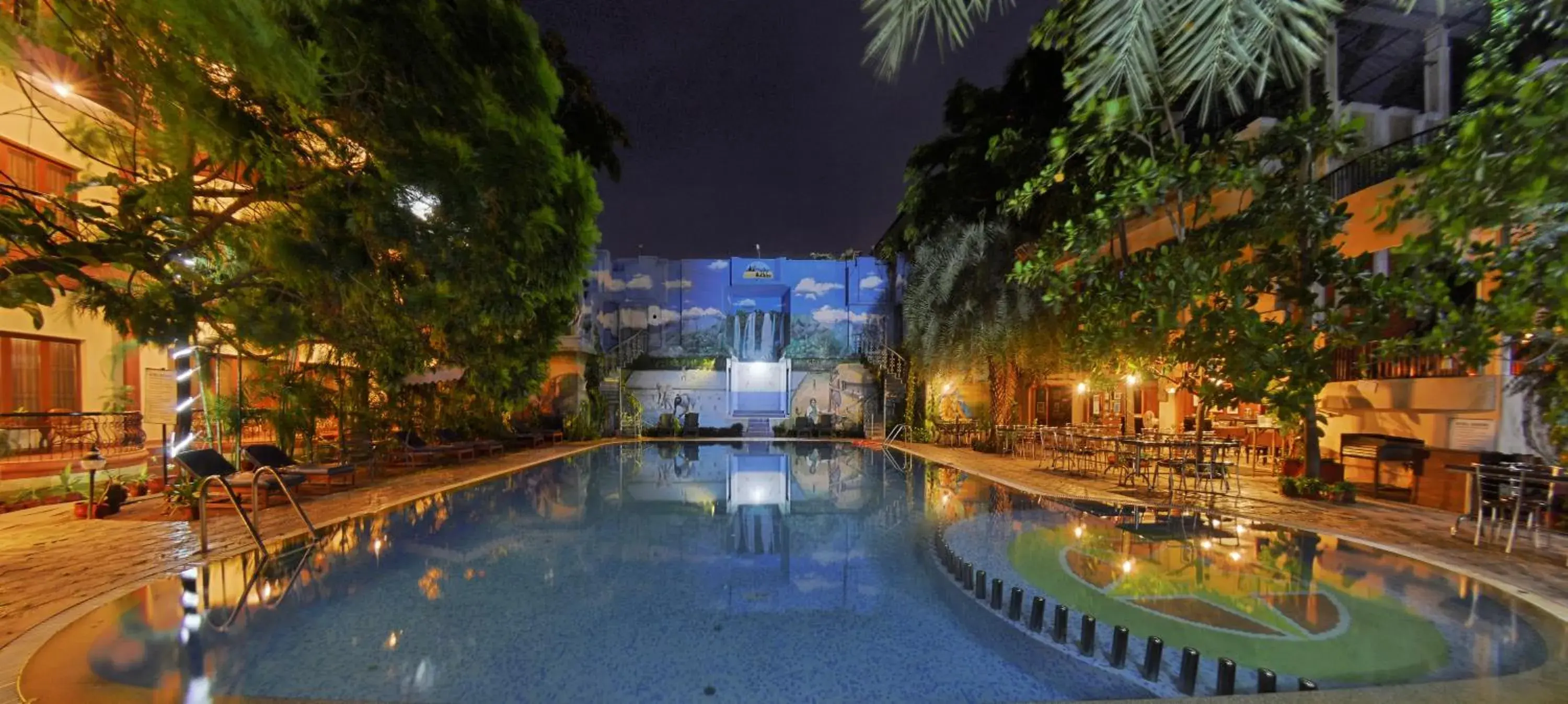 Restaurant/places to eat in Hotel Mahabs Restaurant/places to eat in Hotel Mahabs