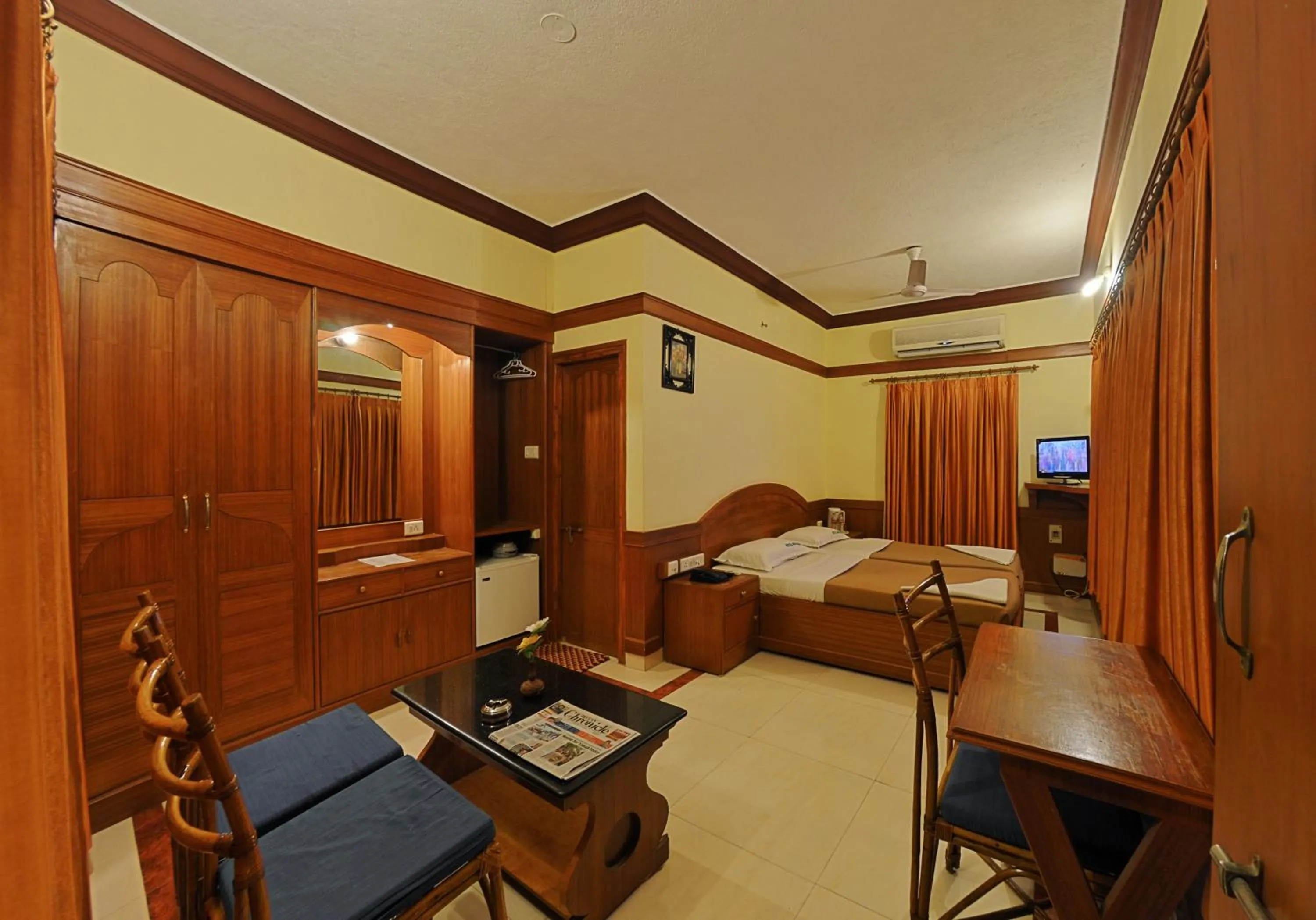 Massage, Bed in Hotel Mahabs