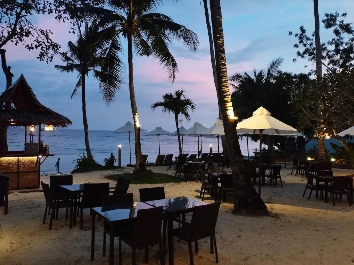 Restaurant/places to eat in Villa Umi Panglao Resort