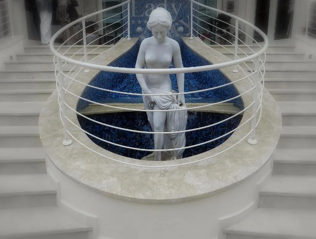 Property building in Hotel Lady Mary