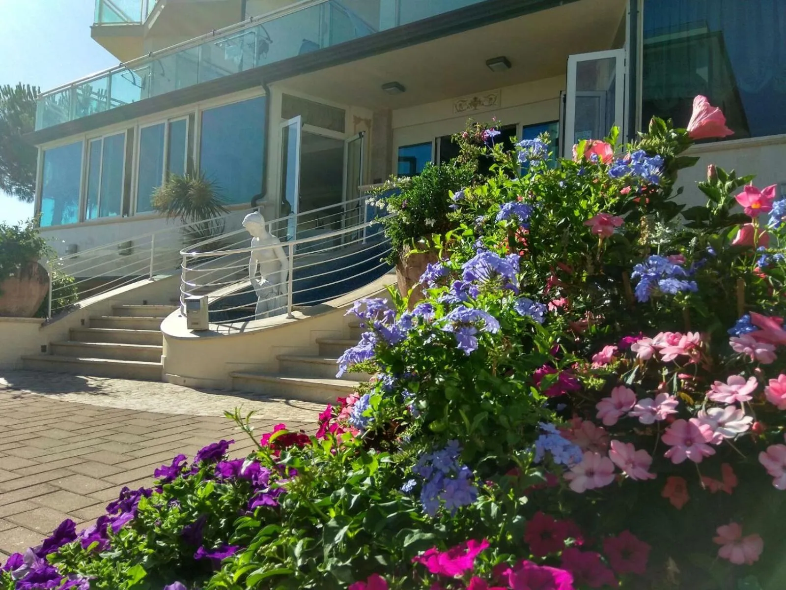 Property building in Hotel Lady Mary