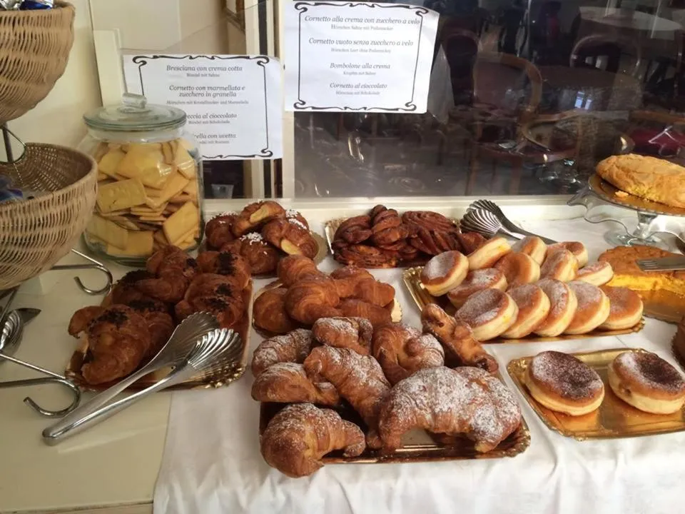 Buffet breakfast in Hotel Lady Mary