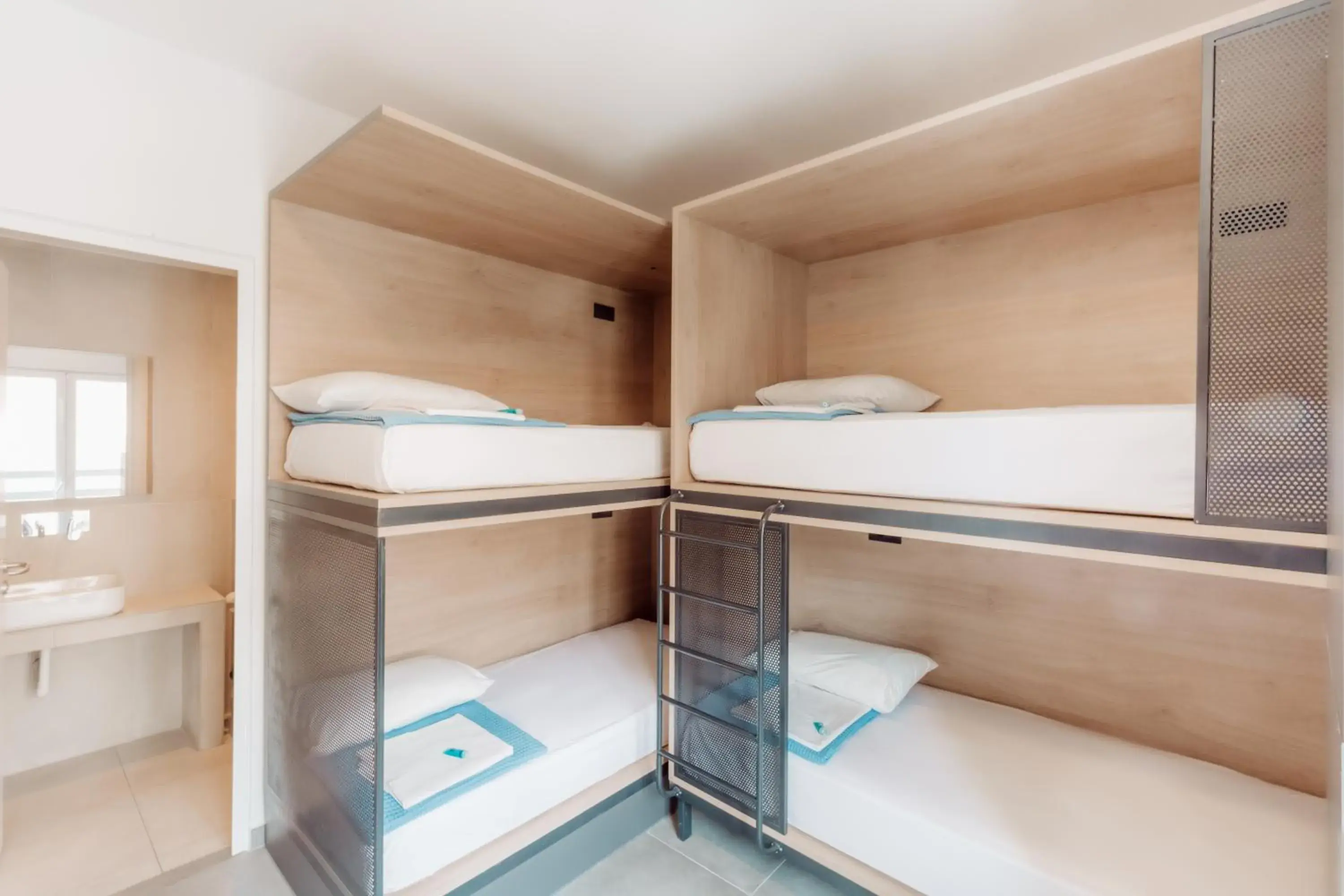 bunk bed, Bed in Athens Backpackers bunk bed, Bed in Athens Backpackers