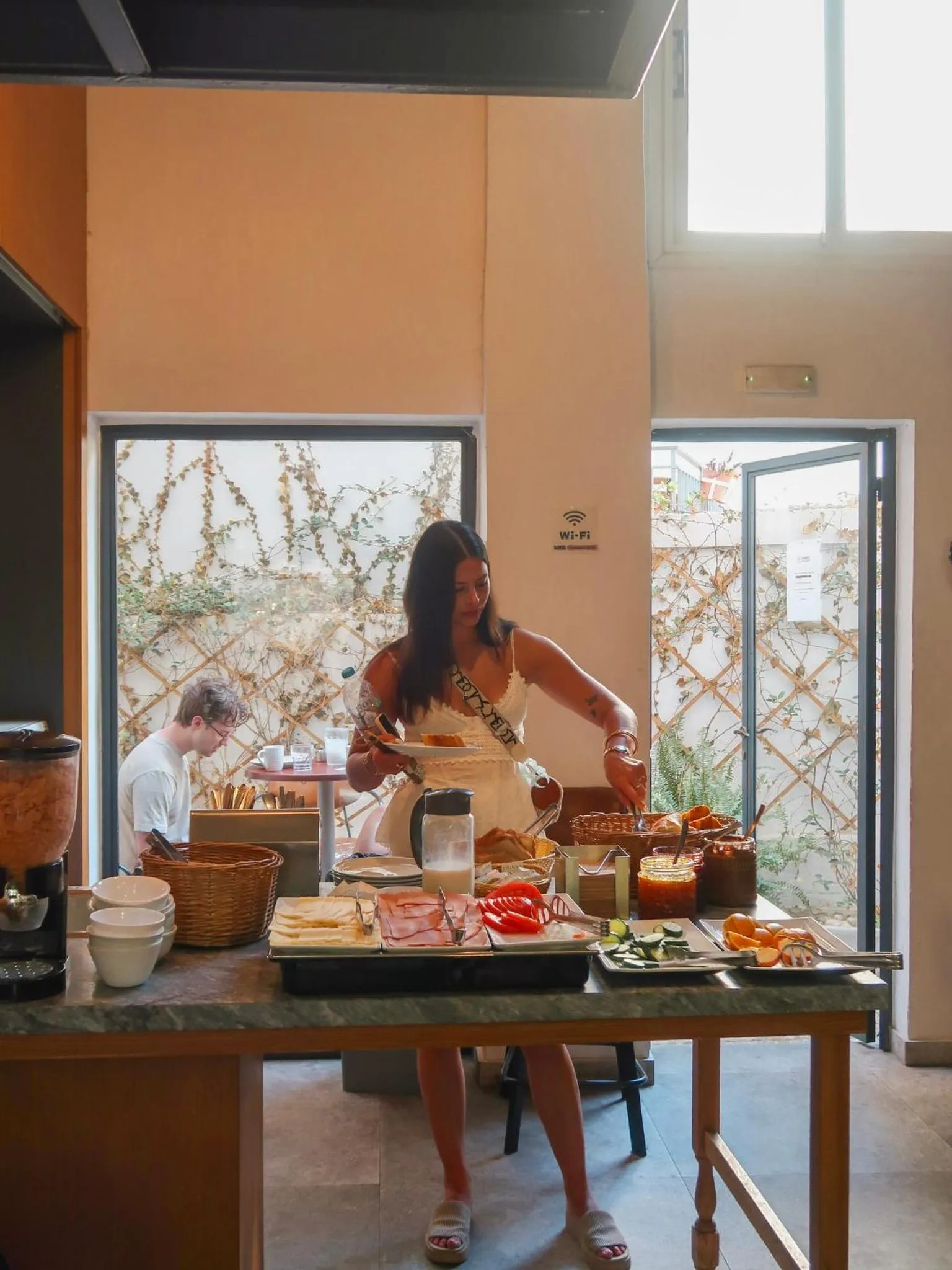 Breakfast in Athens Backpackers