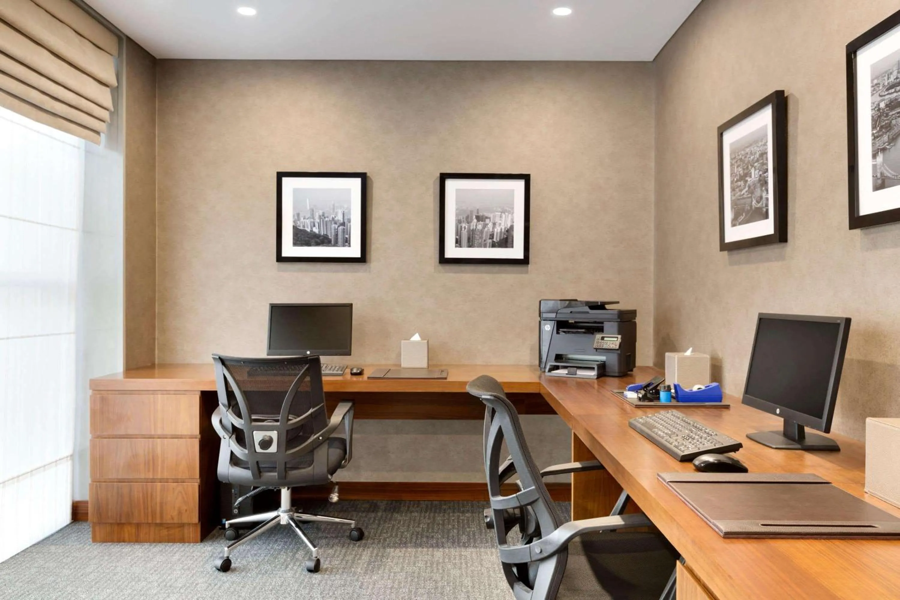 Meeting/conference room in The First Collection Dubai Marina