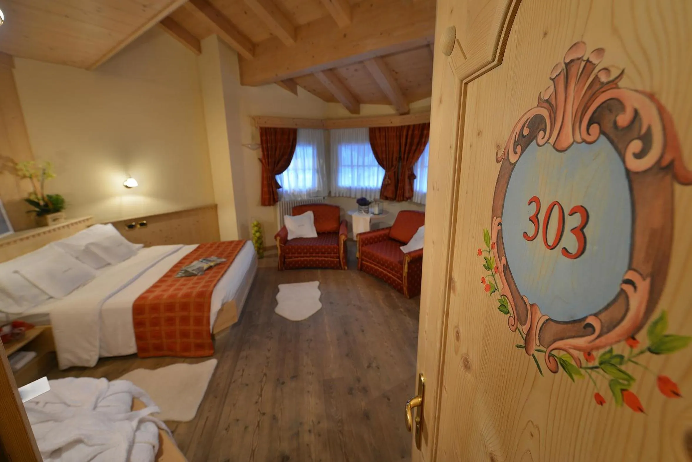 Bedroom, Bed in Hotel Cristallo