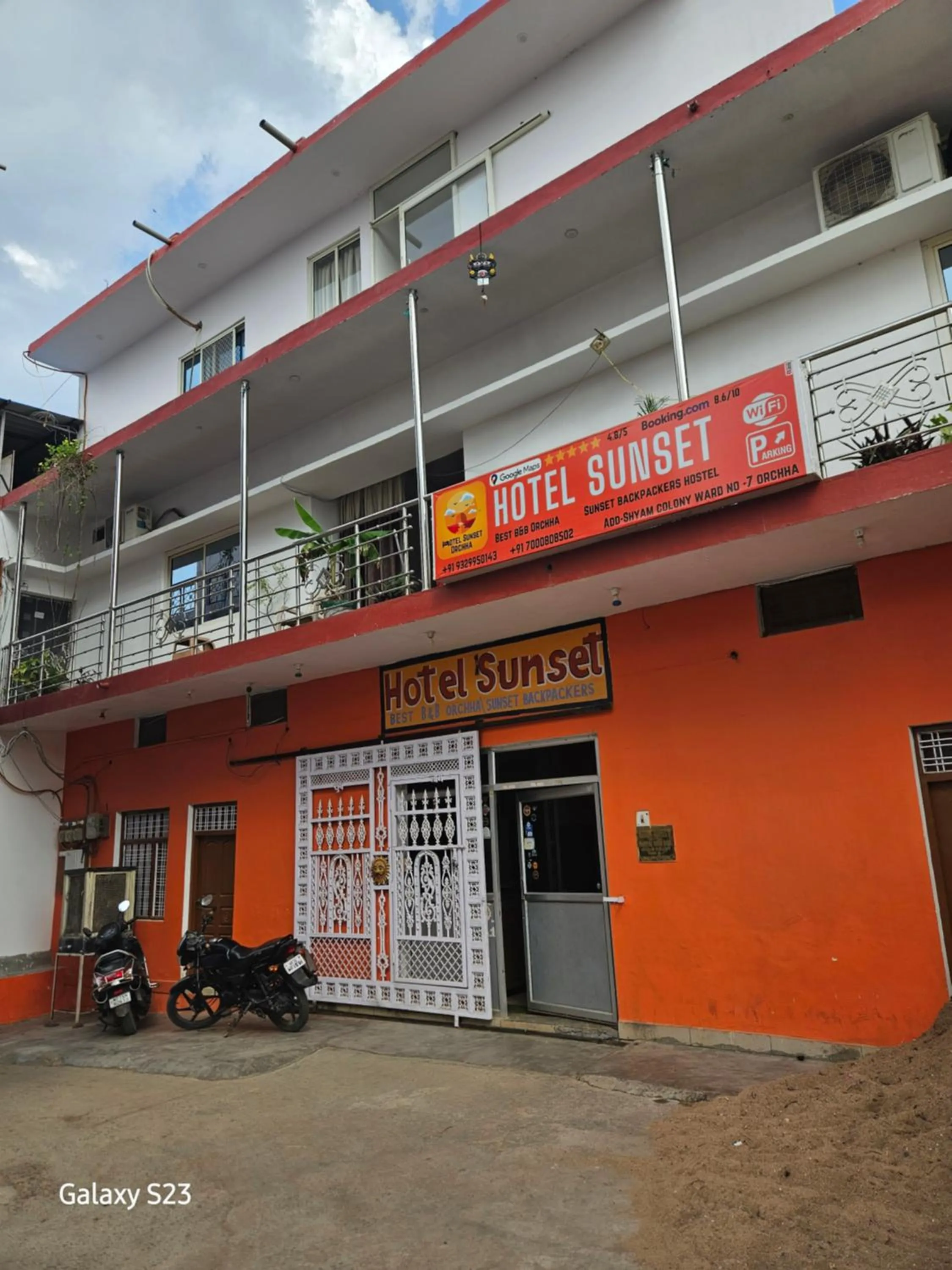 Property building in Hotel Sunset