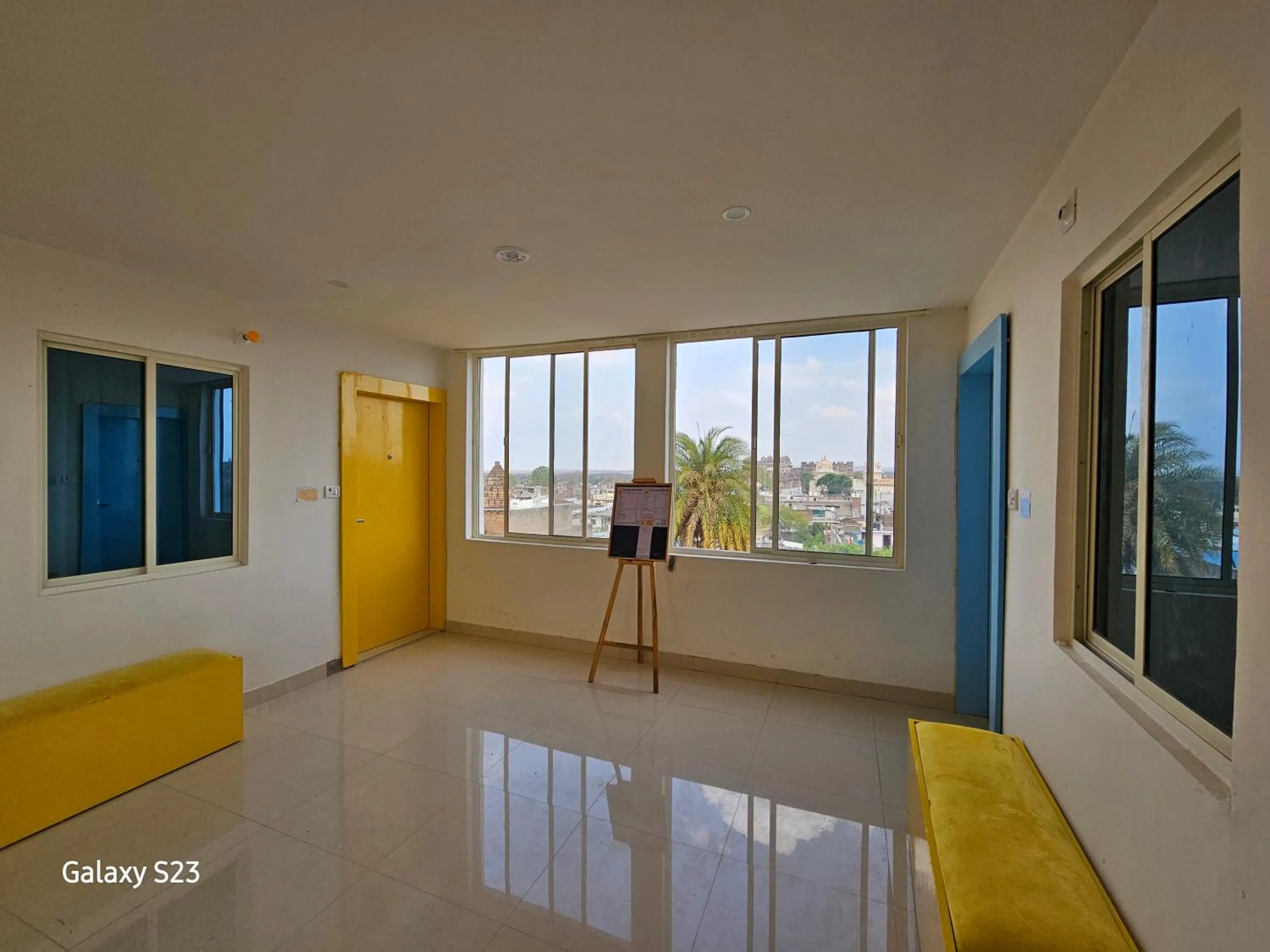 Seating area in Hotel Sunset