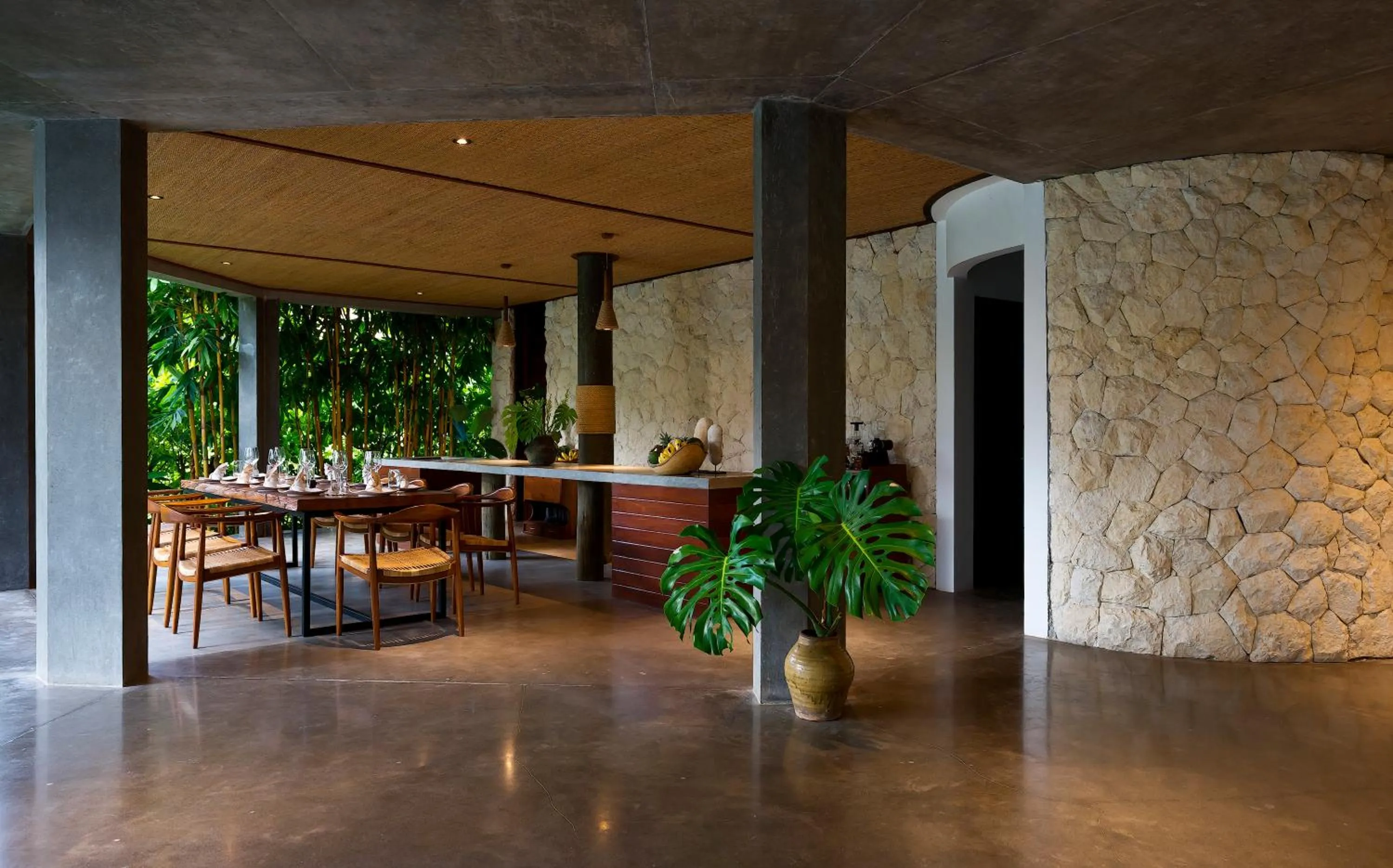 Restaurant/places to eat in Planta Boutique Resort