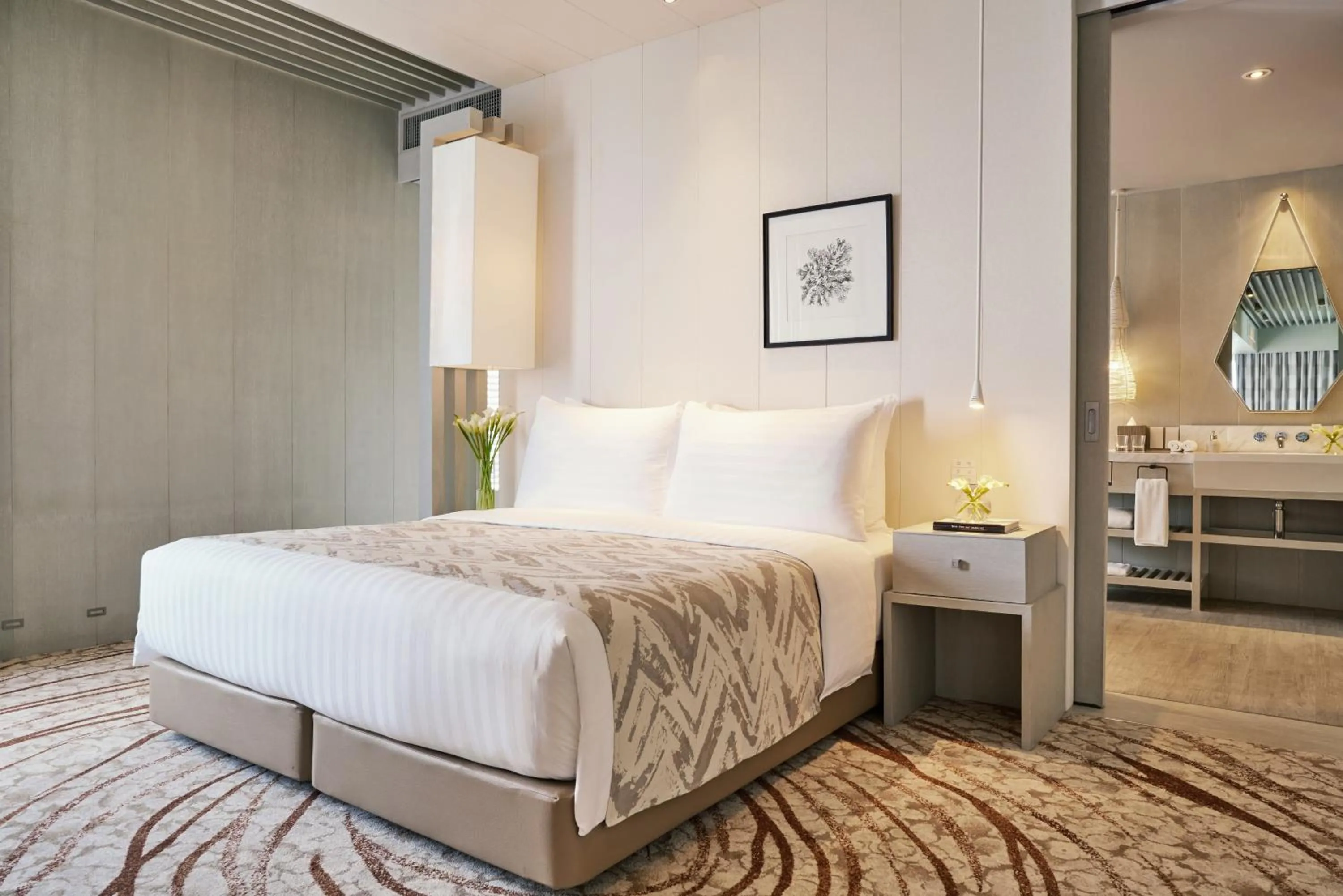 Bedroom, Bed in Mövenpick Siam Hotel Na Jomtien Pattaya