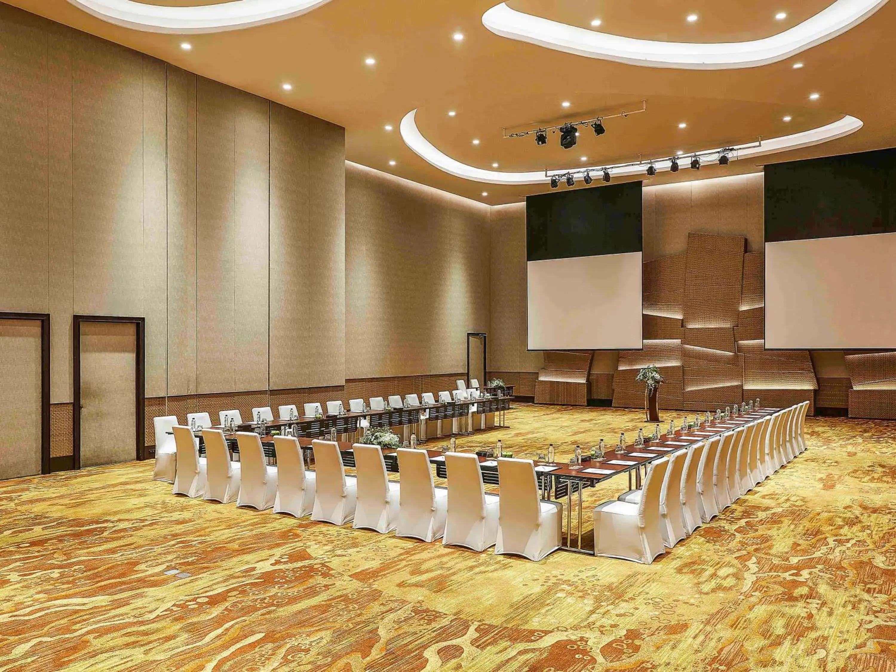 Meeting/conference room in Mövenpick Siam Hotel Na Jomtien Pattaya