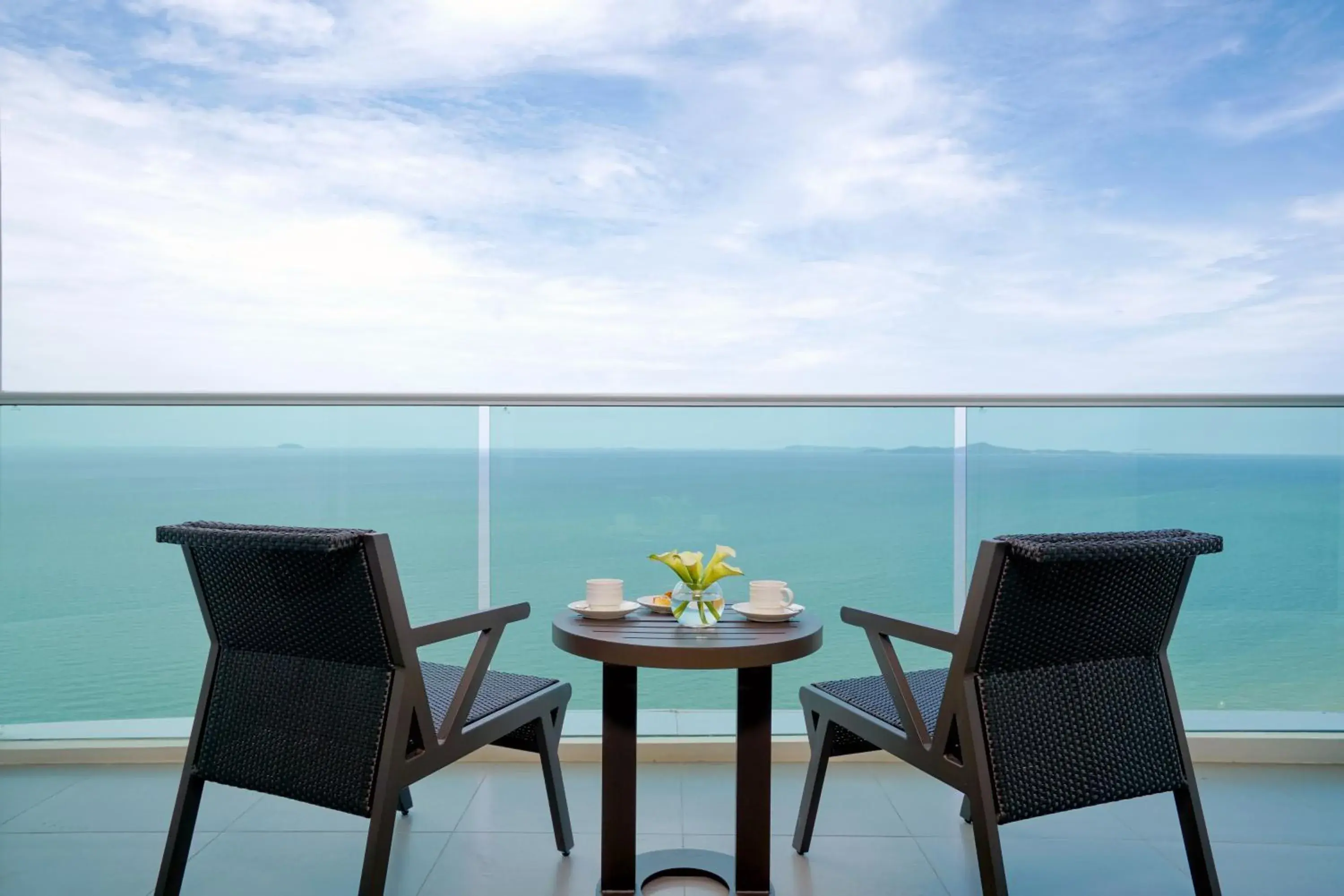 Seating area, Patio/Outdoor Area in Mövenpick Siam Hotel Na Jomtien Pattaya