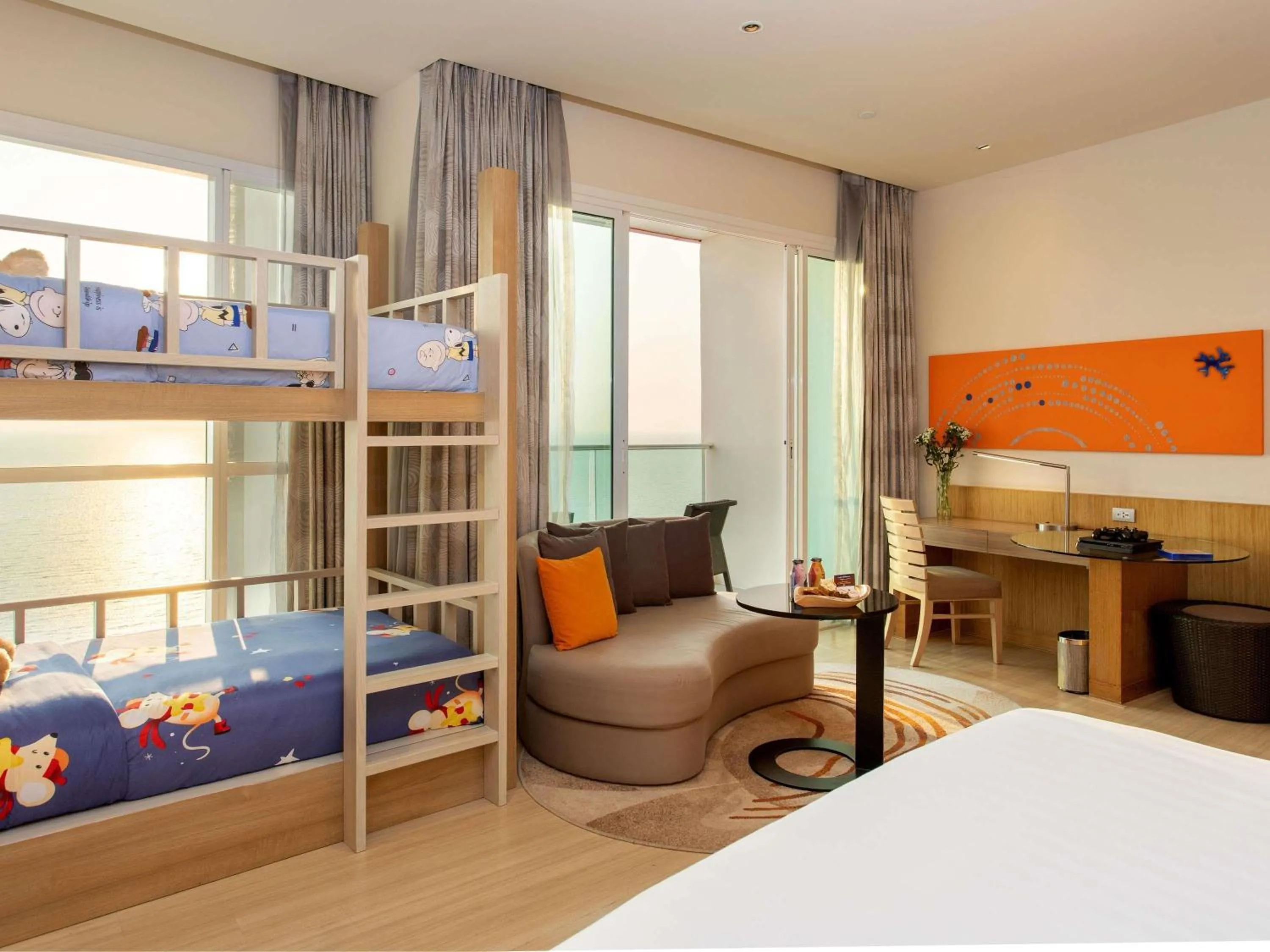 Bedroom, Bed in Mövenpick Siam Hotel Na Jomtien Pattaya