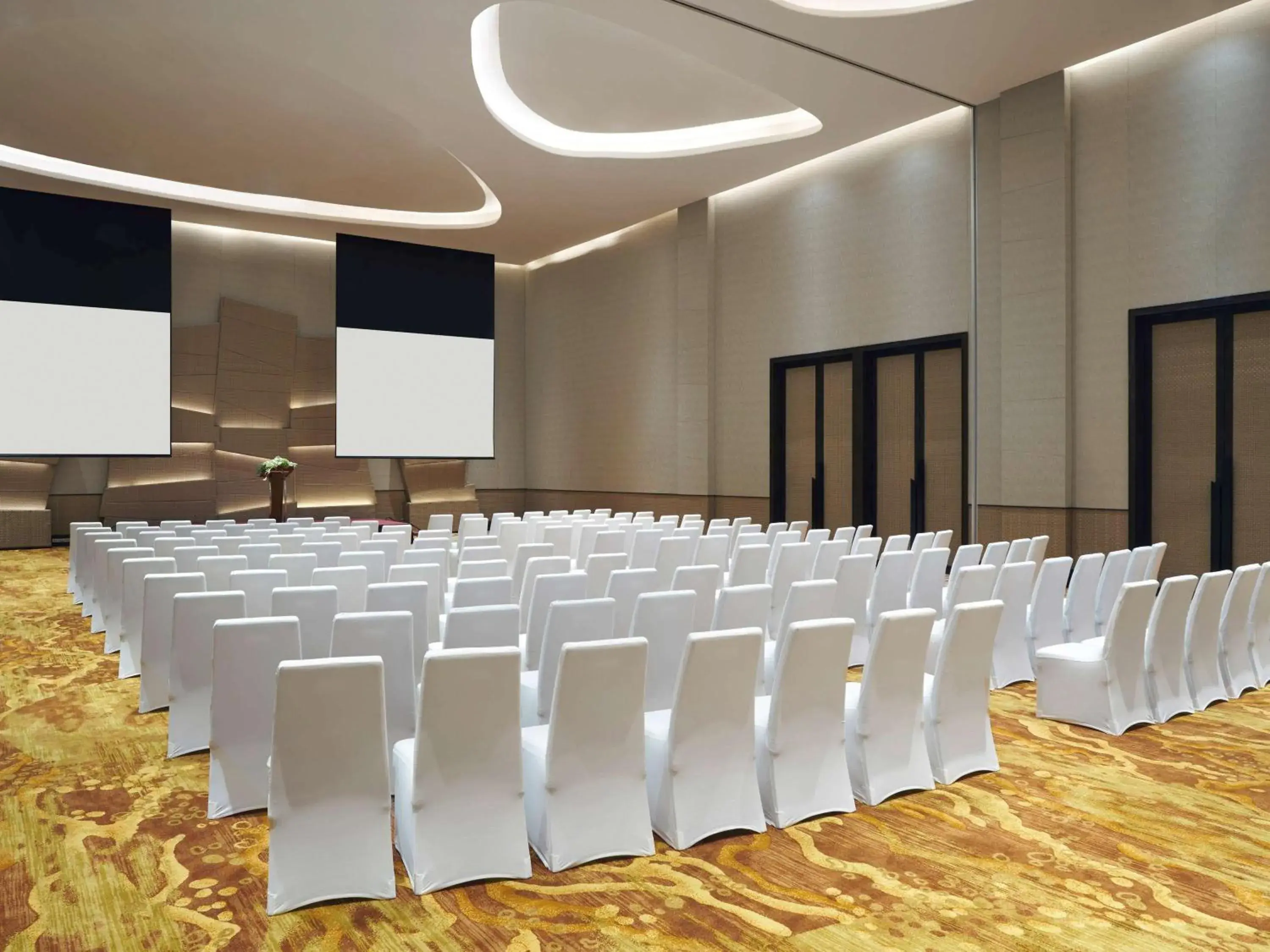 Meeting/conference room in Mövenpick Siam Hotel Na Jomtien Pattaya