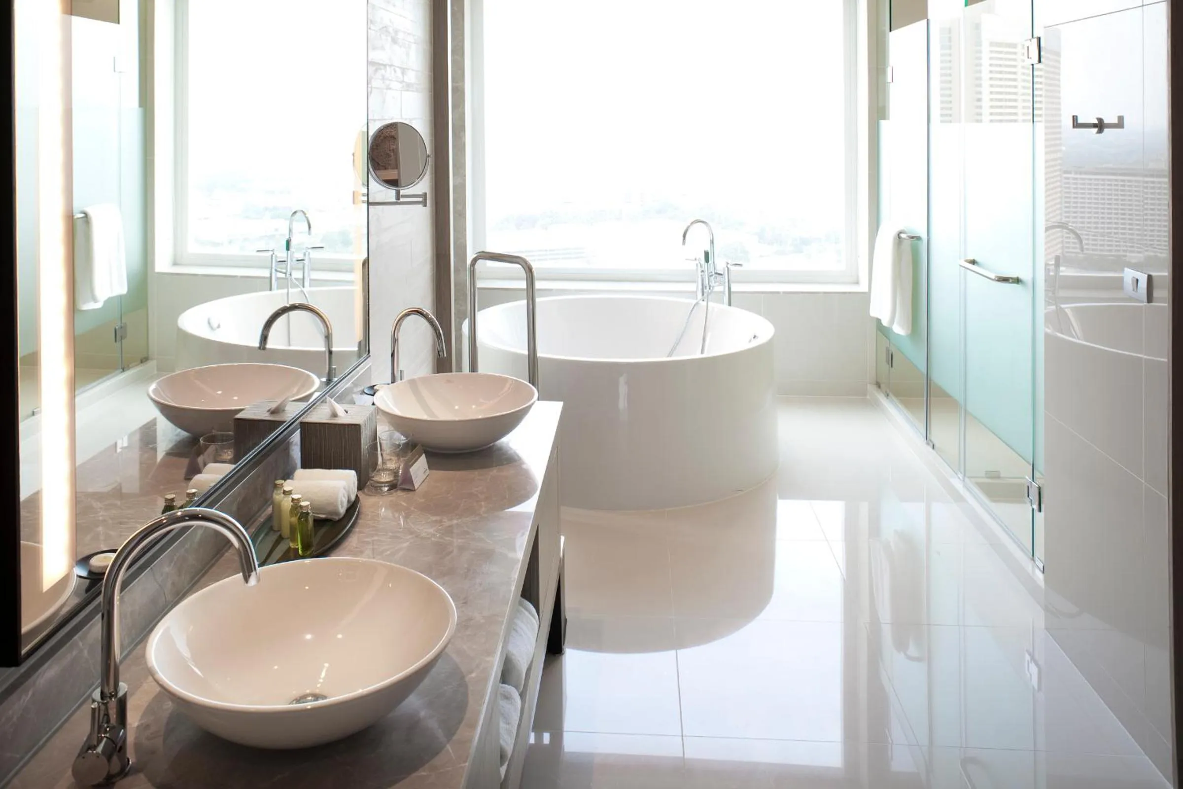 Shower in Mövenpick Siam Hotel Na Jomtien Pattaya