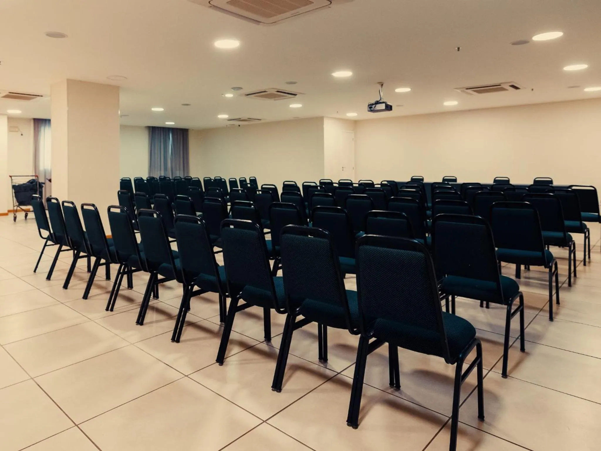 Meeting/conference room in Oásis Cabo Frio Hotel
