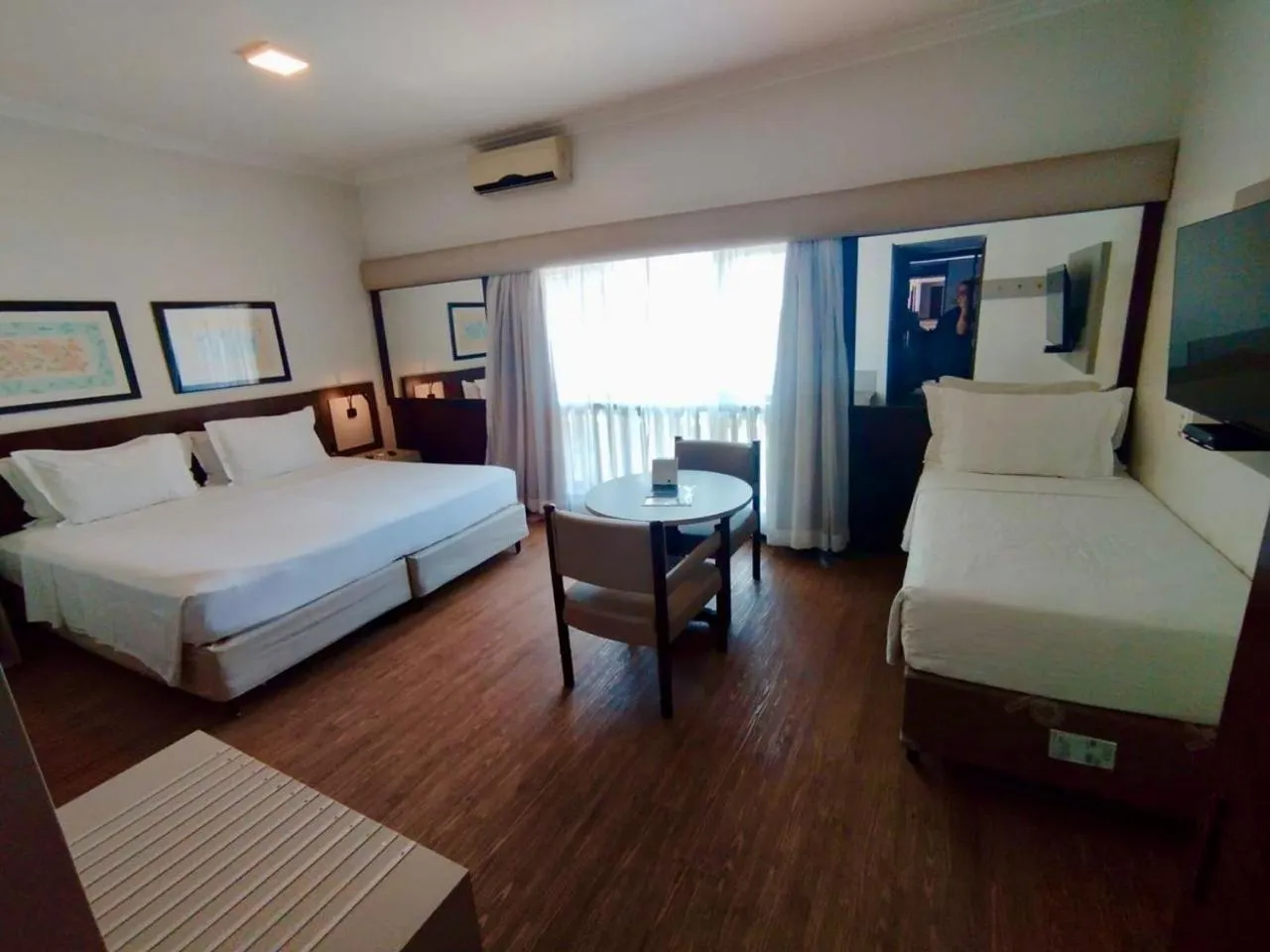 Bedroom, Bed in Plaza Blumenau Hotel