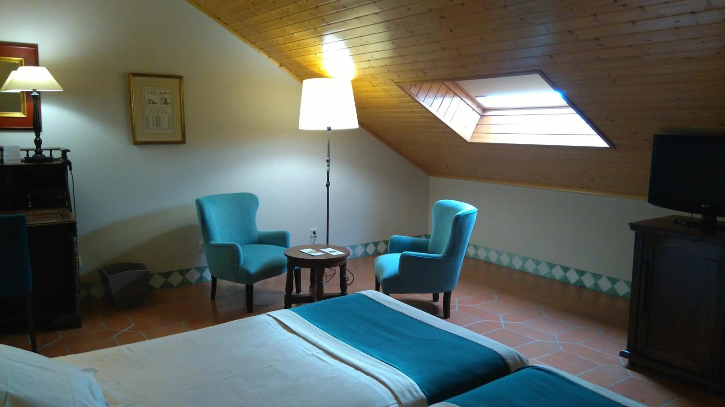 Photo of the whole room, Bed in Parador de Alcañiz