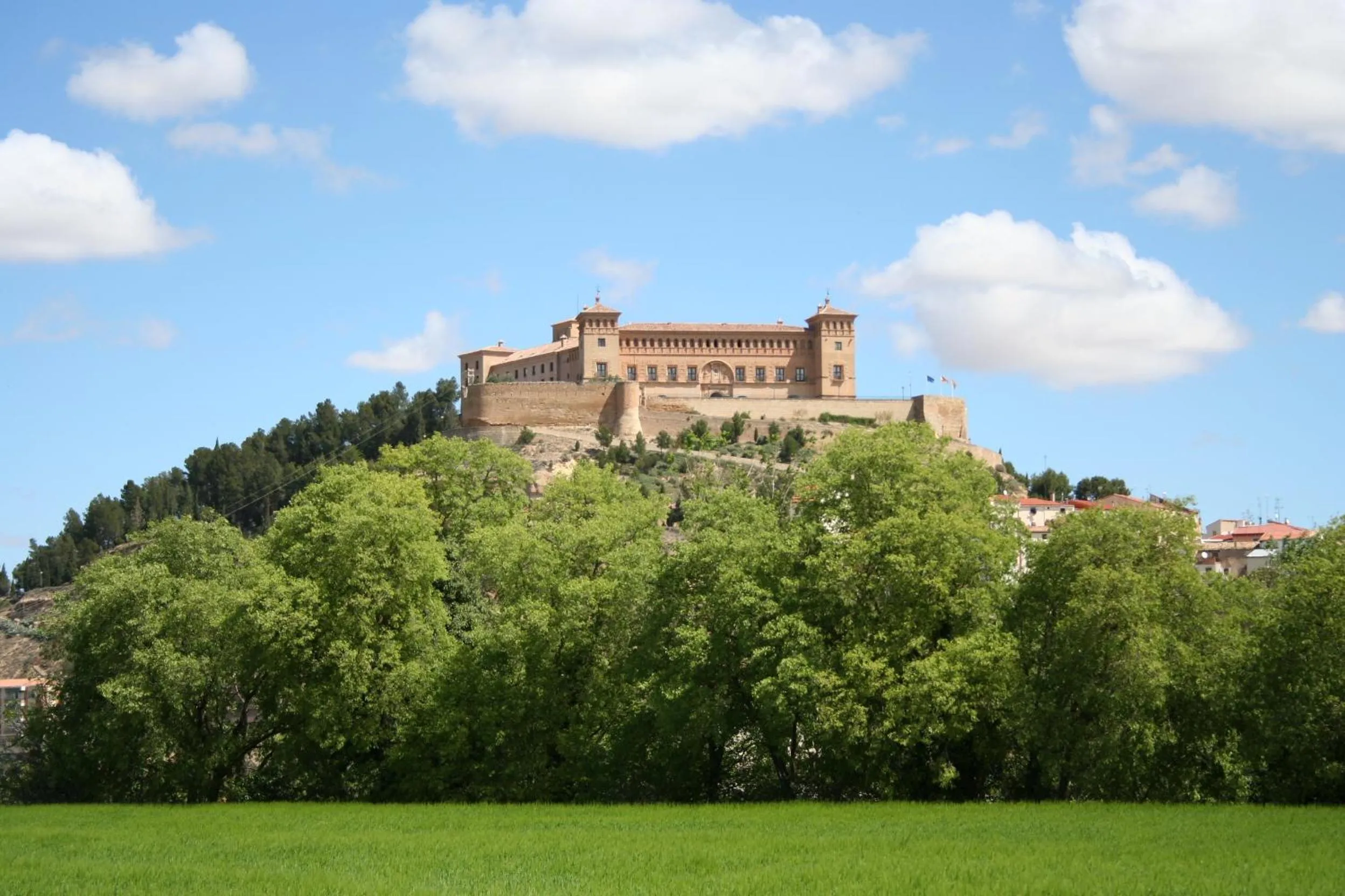 Facade/entrance in Parador de Alcañiz