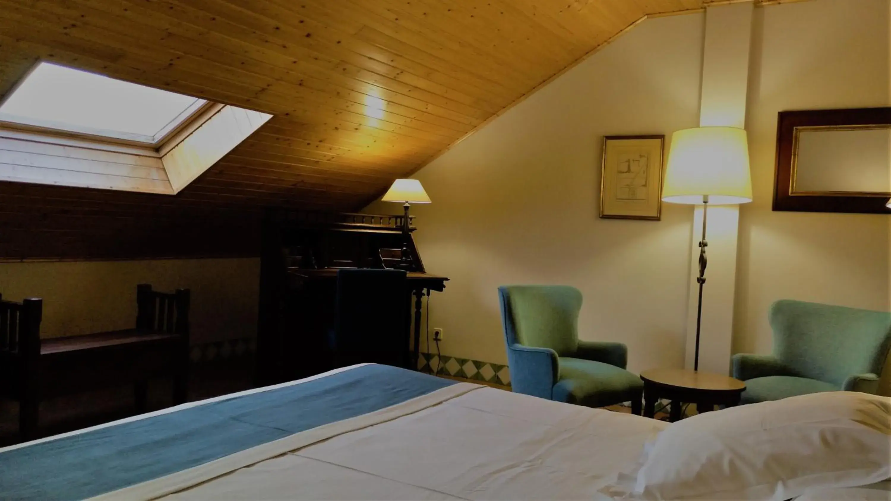 Decorative detail, Bed in Parador de Alcañiz Decorative detail, Bed in Parador de Alcañiz