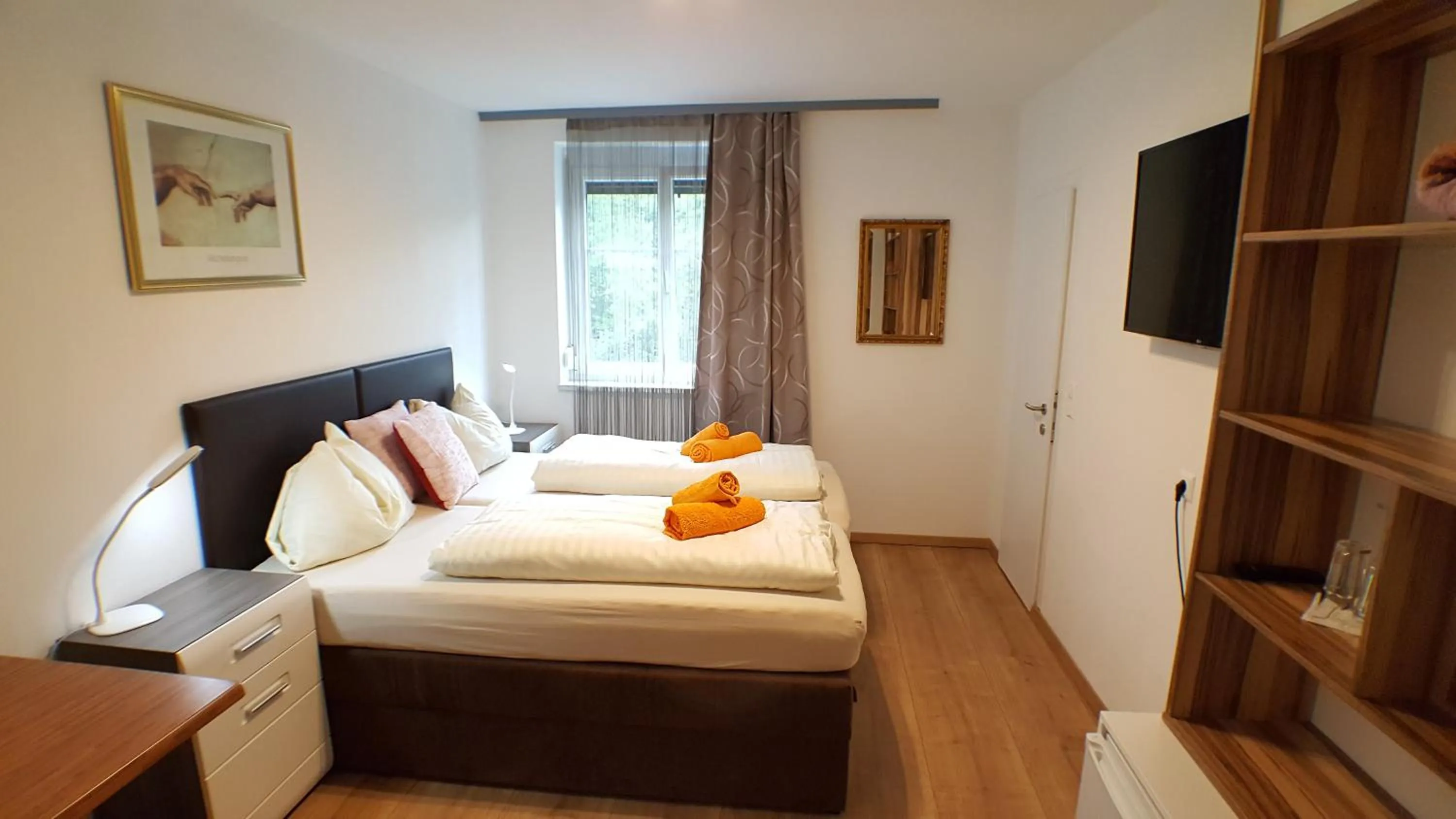 Bed in Gasthof Klug zum Ehrensepp