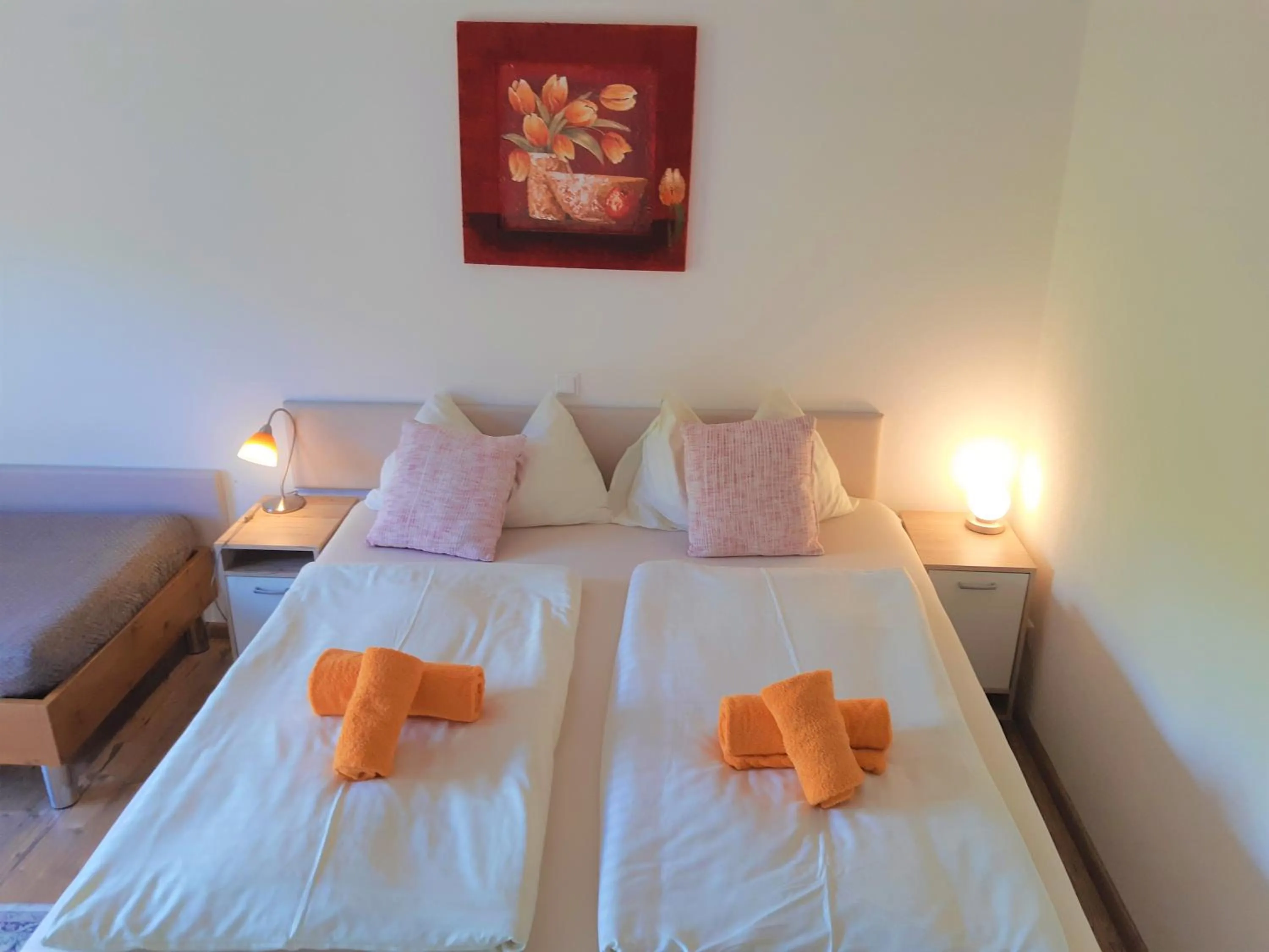 Bed in Gasthof Klug zum Ehrensepp